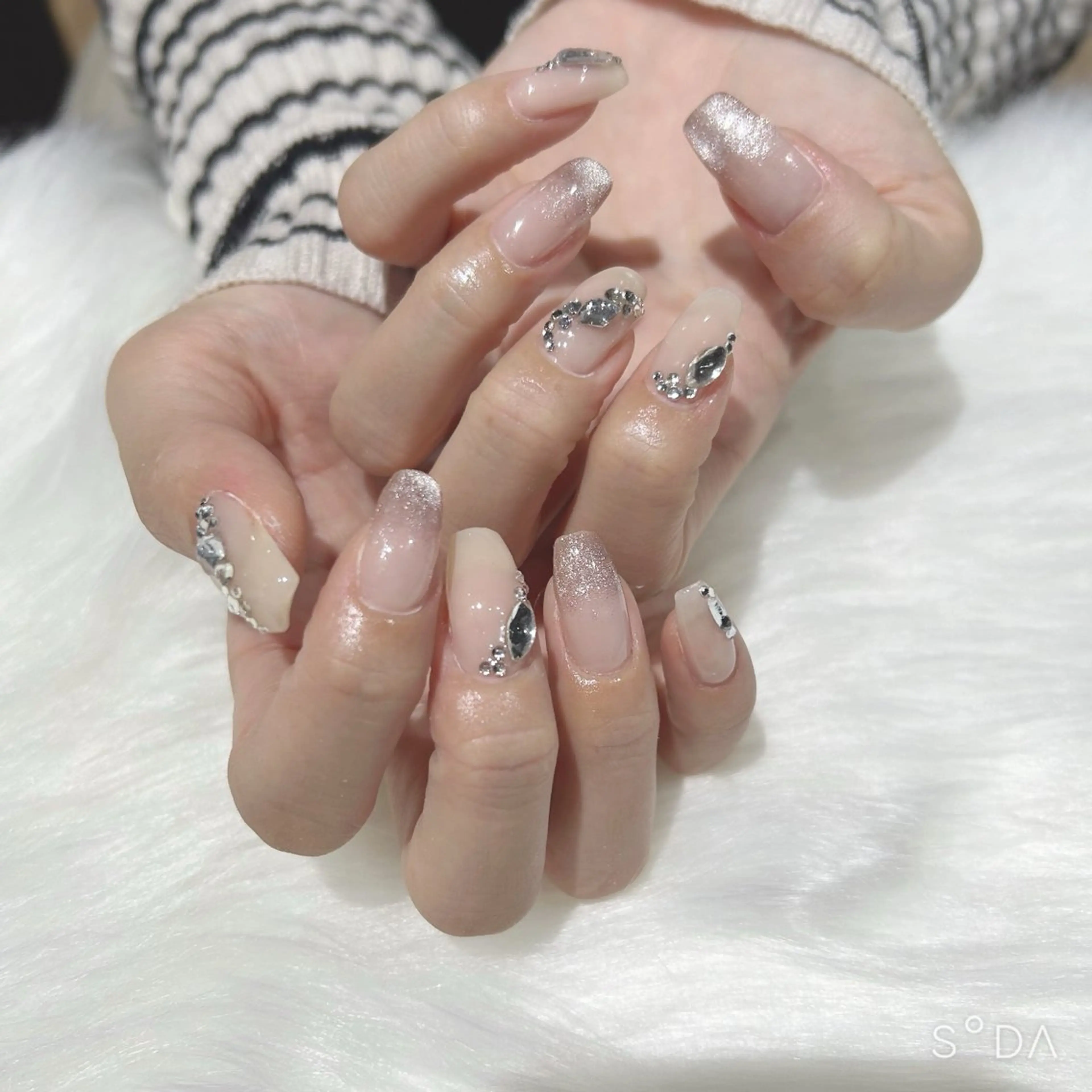 ネイル キラキラネイル マグネットネイル ワンホンネイル ハンドネイル ぷりゅねる 心斎橋のネイルデザイン