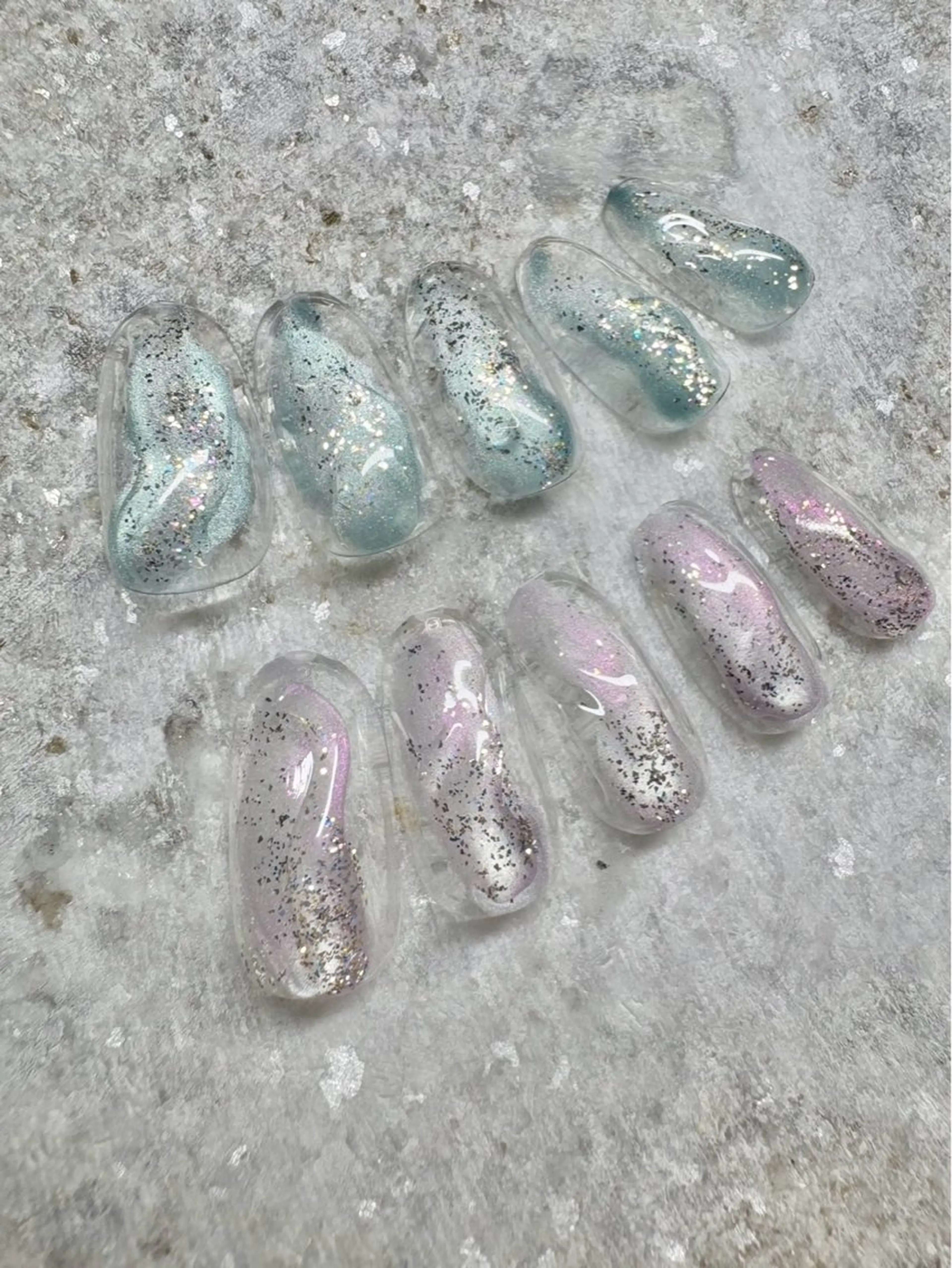 ネイル ニュアンスネイル ハンドネイル 黒須莉奈 IRYのネイルデザイン