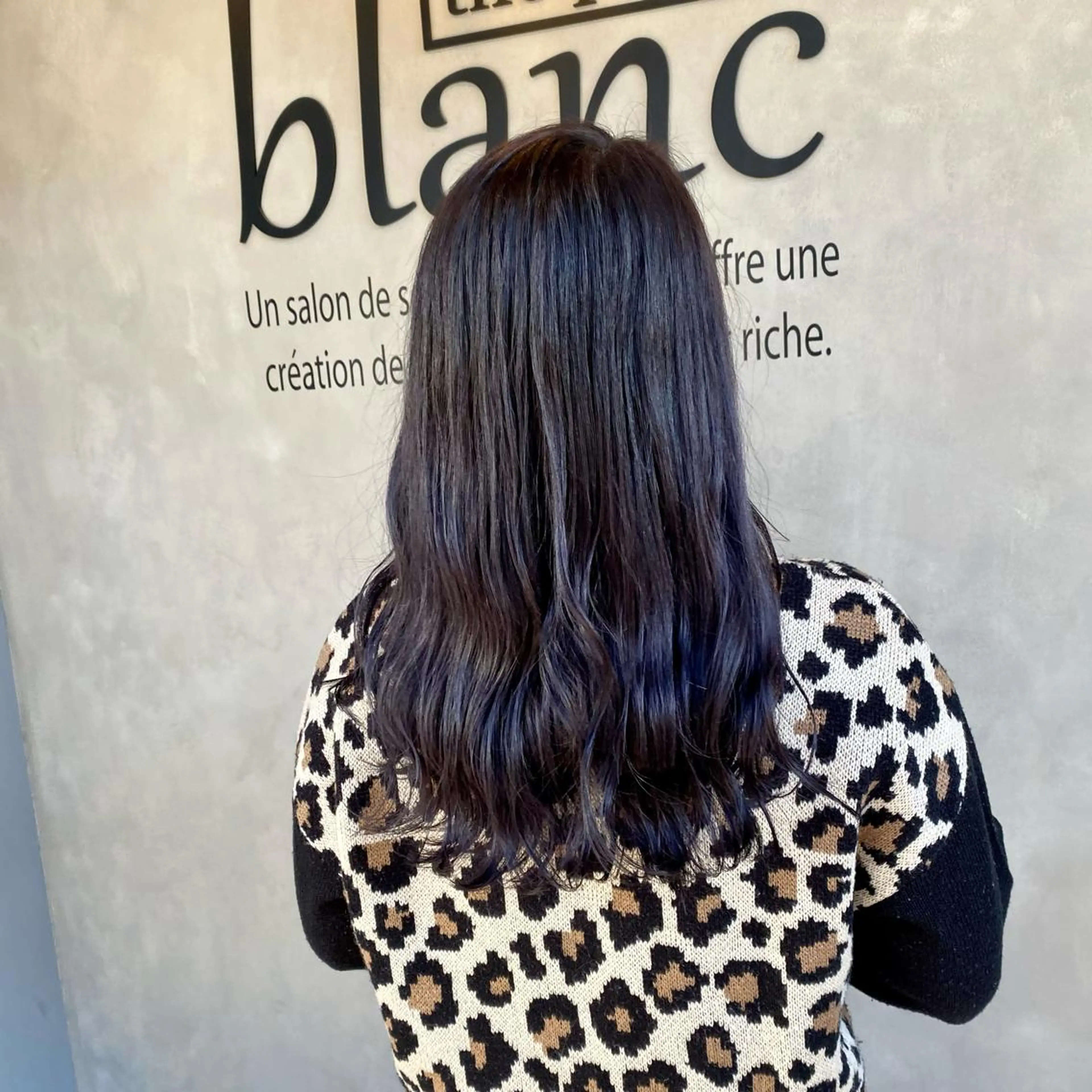 ロング ヘアカラー 冨樫 真季のヘアスタイル