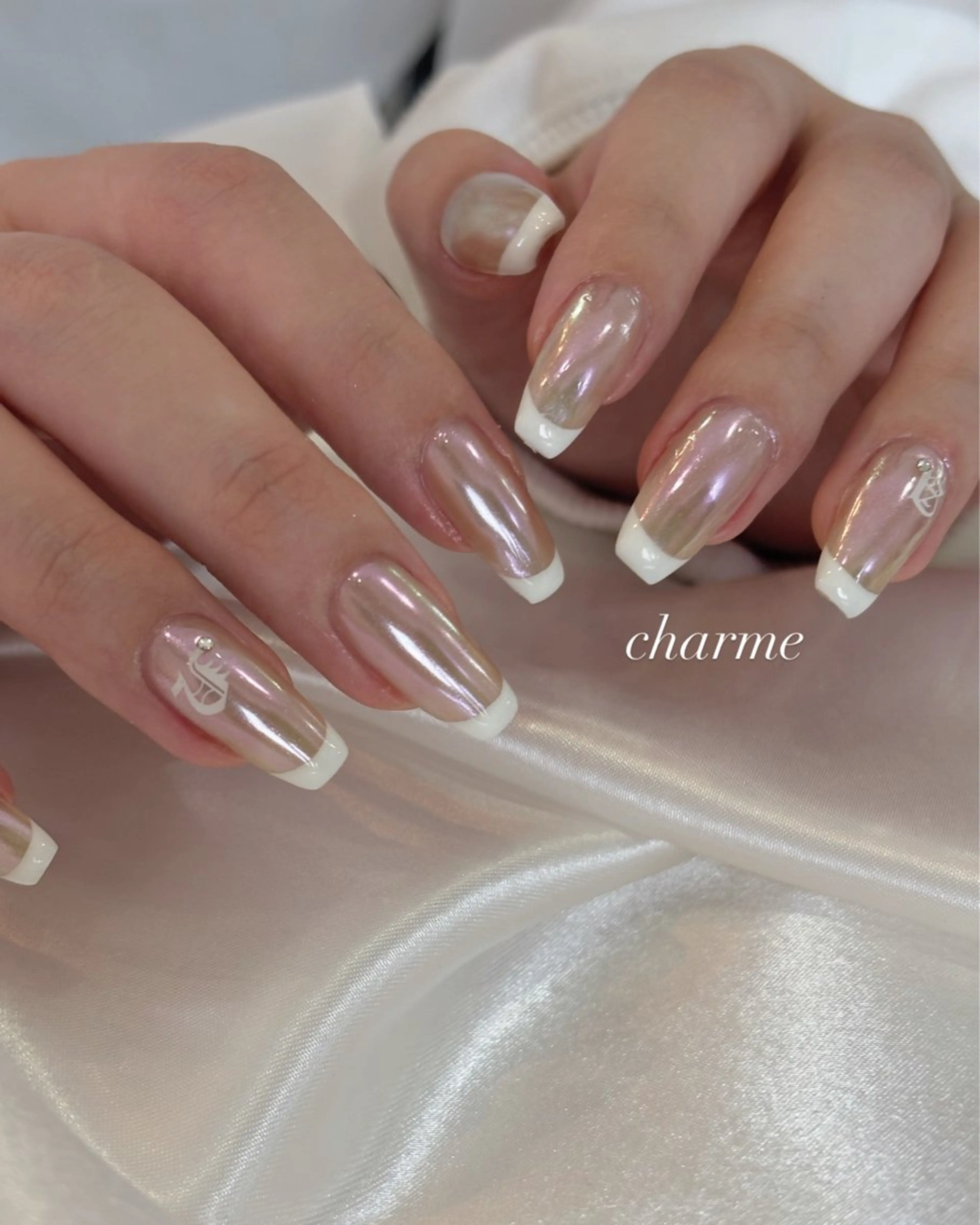 ネイル オーロラネイル フレンチネイル ハンドネイル charme nailのネイルデザイン