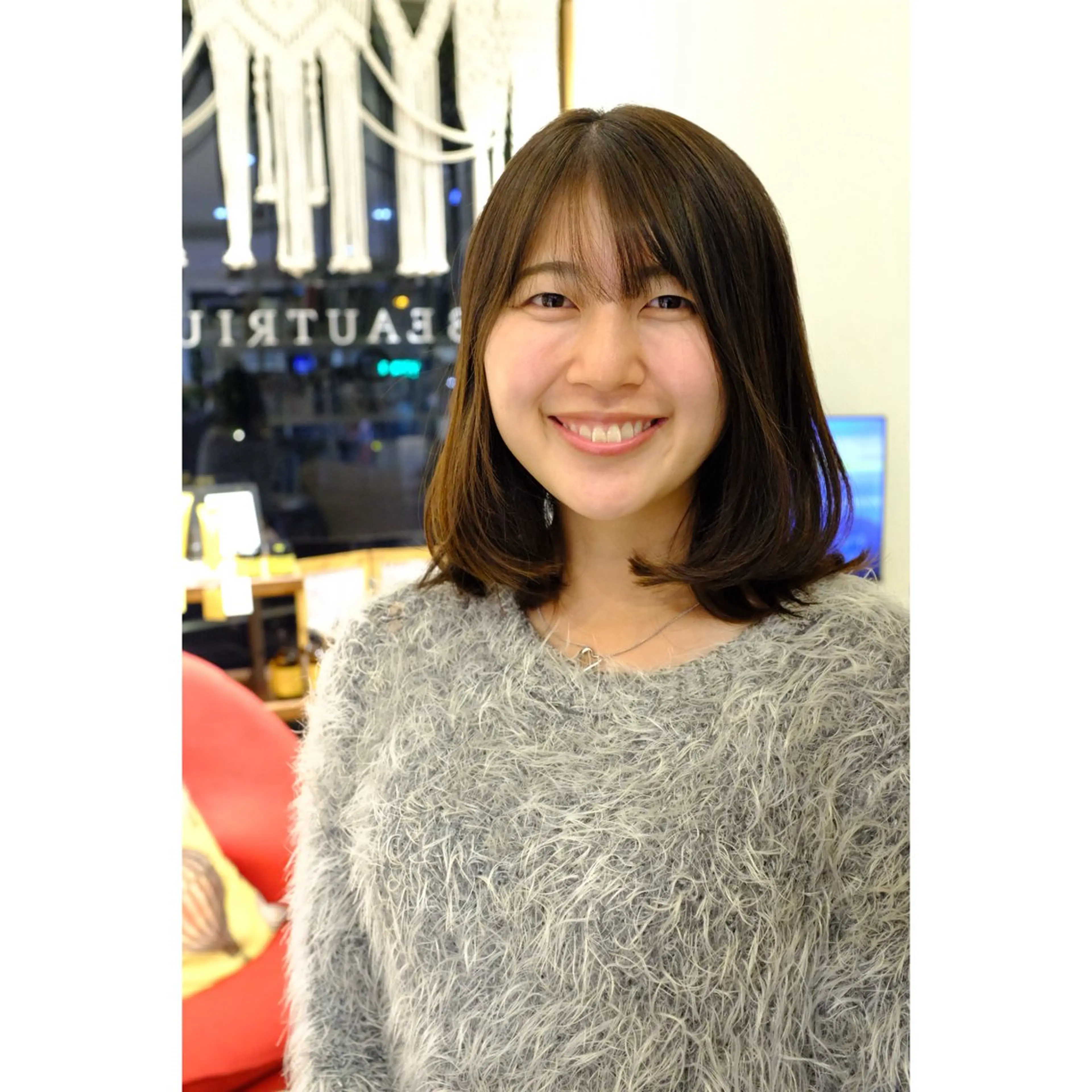 ミディアム カラー 黒髪 ブリーチ メッシュ ショートカット／ 明千（ミチ）のヘアスタイル