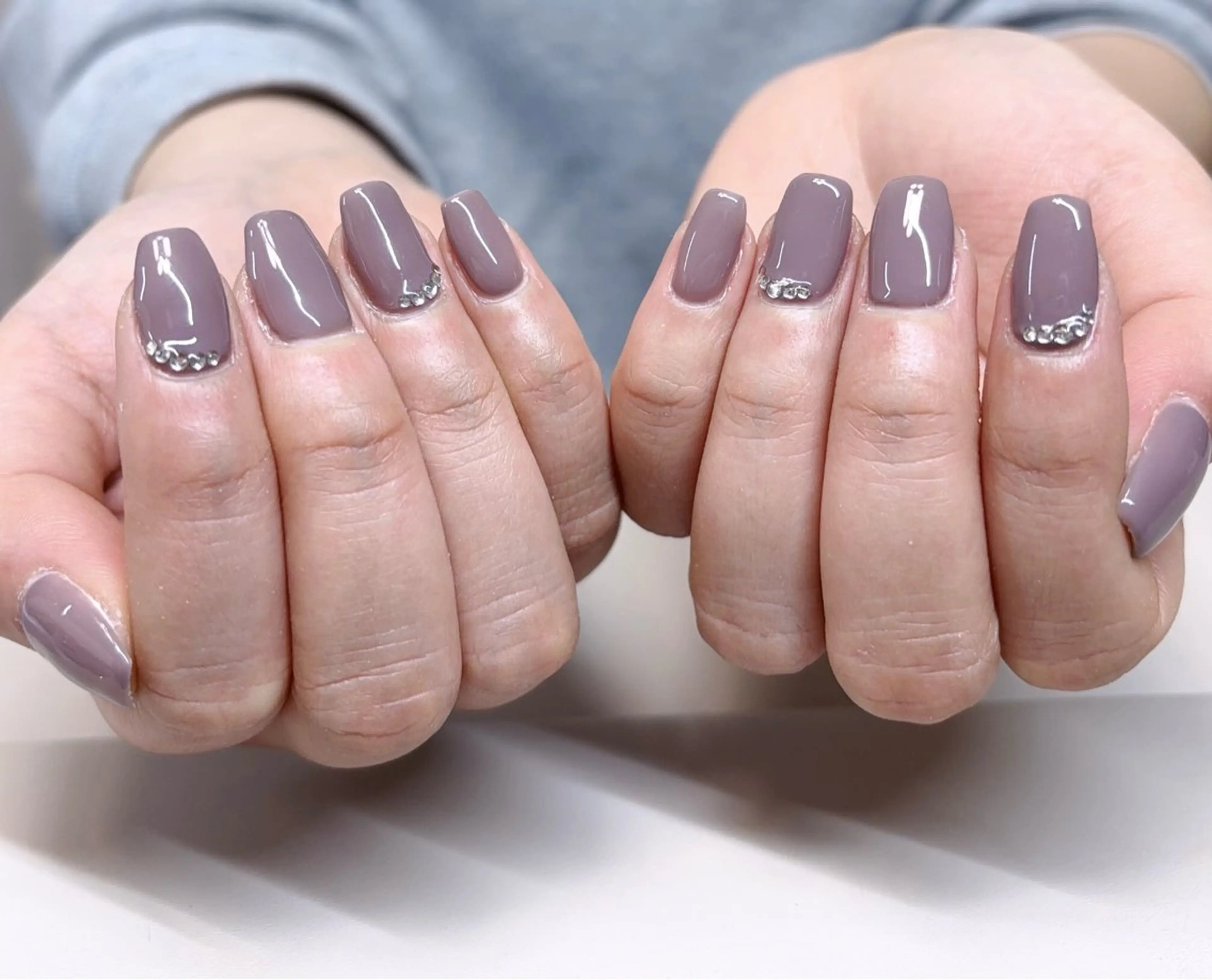 ネイル オーロラネイル フラッシュネイル フレンチネイル ガラスフレンチ グラデーション ハンドネイル Rika Nail ellaのネイルデザイン