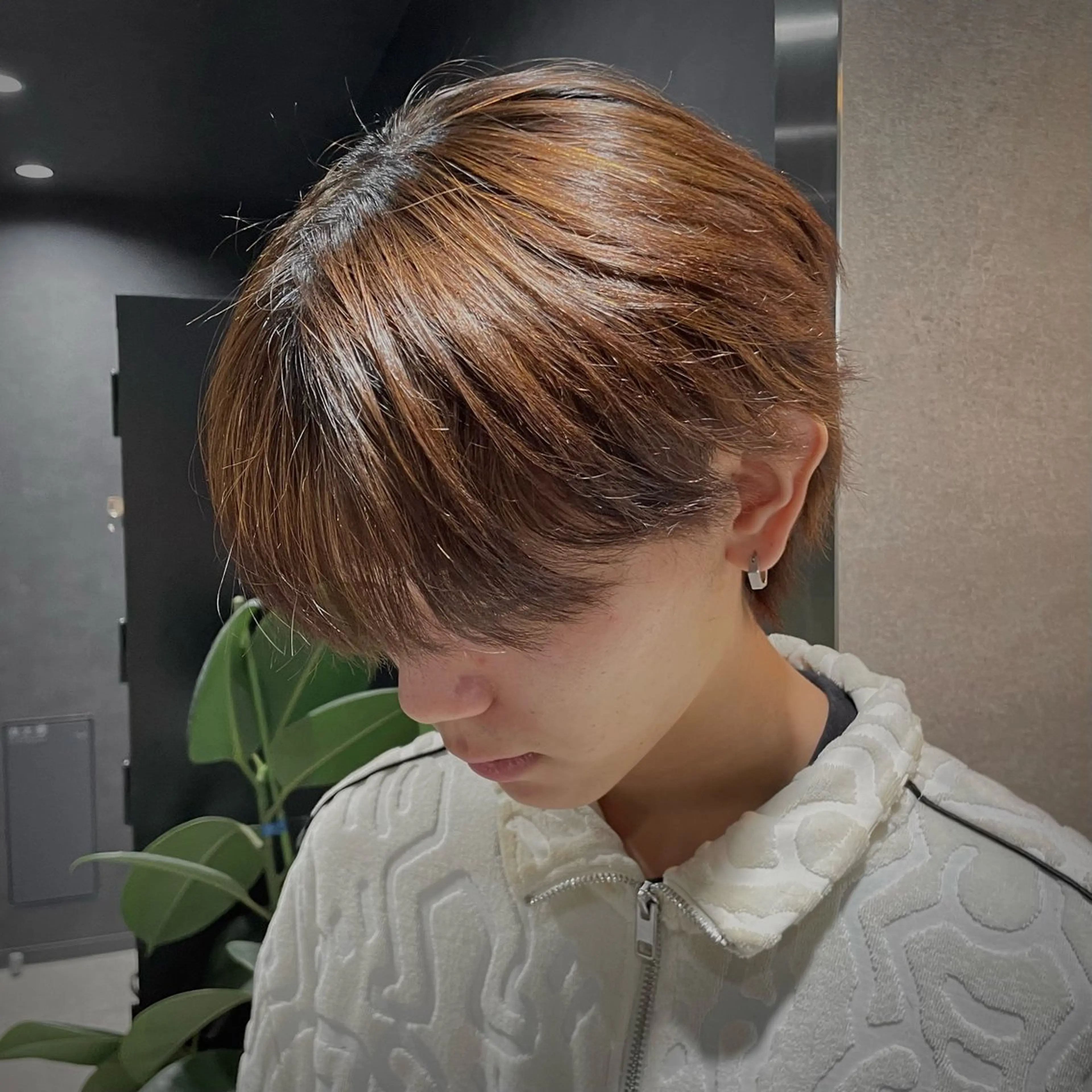 【新生活初カラーにおすすめ✨️】メンズカット+ブリーチなし艶カラー 初回半額！(炭酸spa付き)の写真