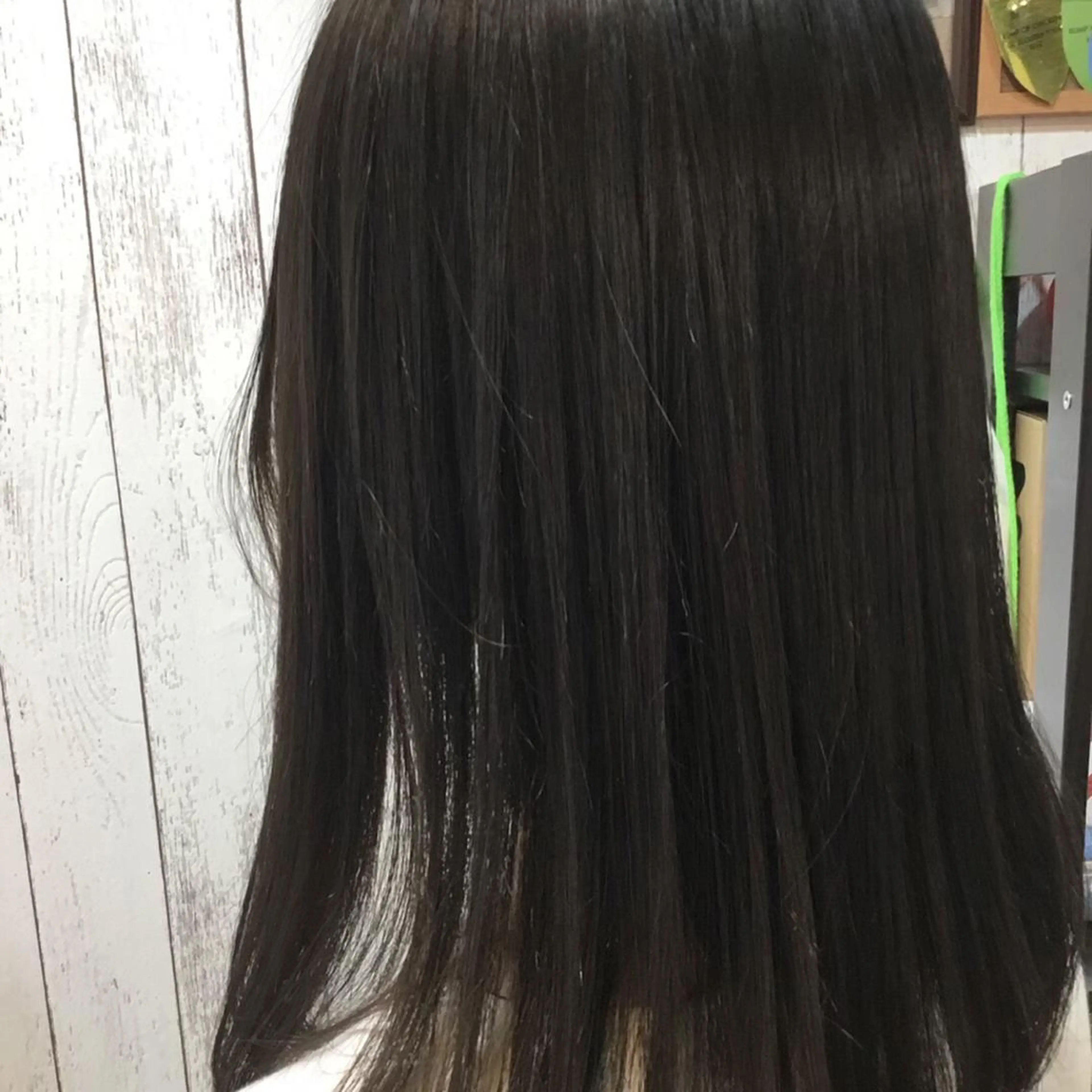 セミロング カラー パーマ 金崎 新吾のヘアスタイル