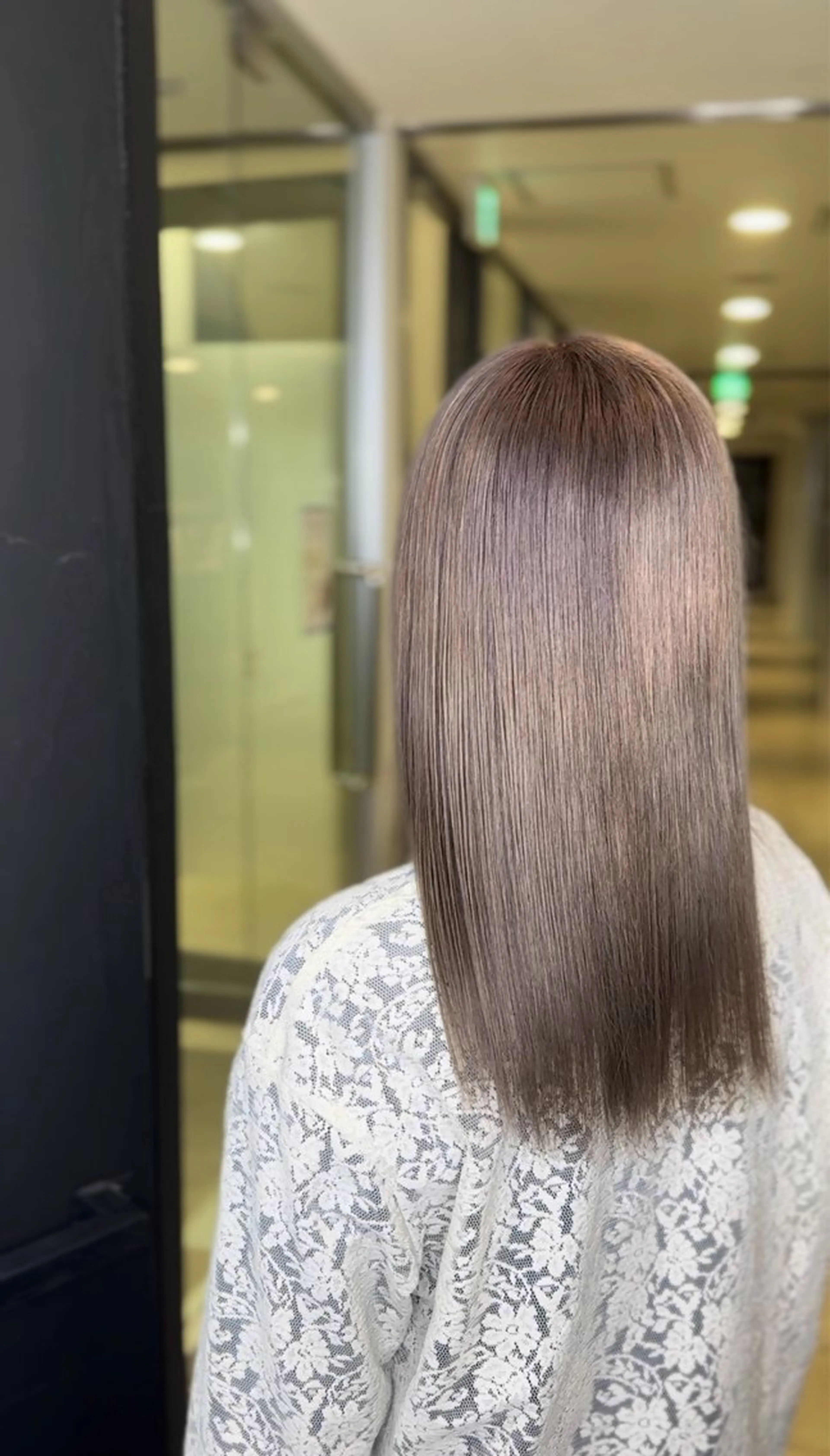 カラー 奥田 星来のヘアスタイル