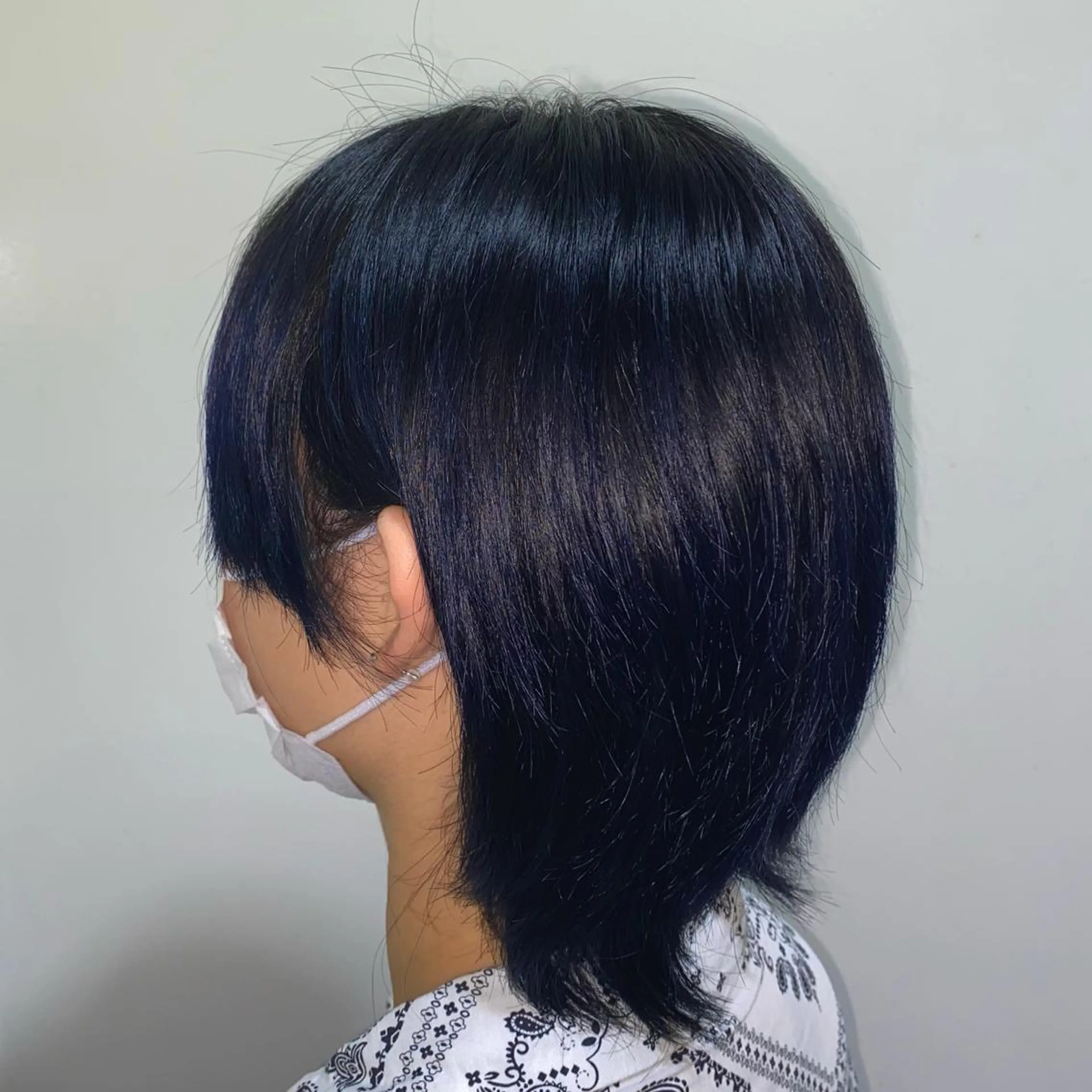 ミディアム カラー 黒髪 ブリーチ ブルーカラー ブルーブラック トリートメント 艶暖色カラー🍒 縮毛矯正ほののヘアスタイル