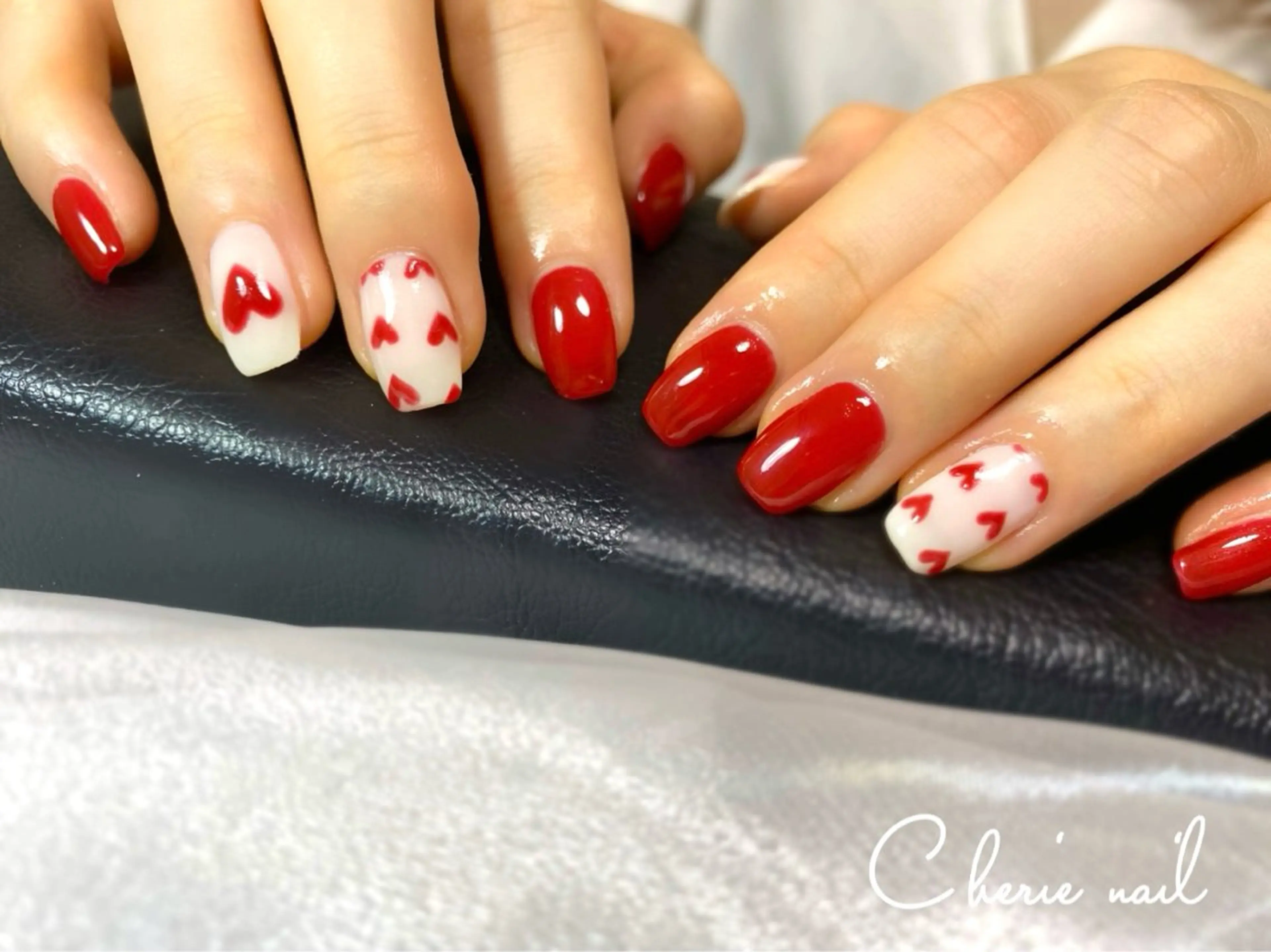 ネイル ジェルネイル ハート オフィスネイル 赤色 シンプルネイル ハンドネイル Cherienail yunaのネイルデザイン