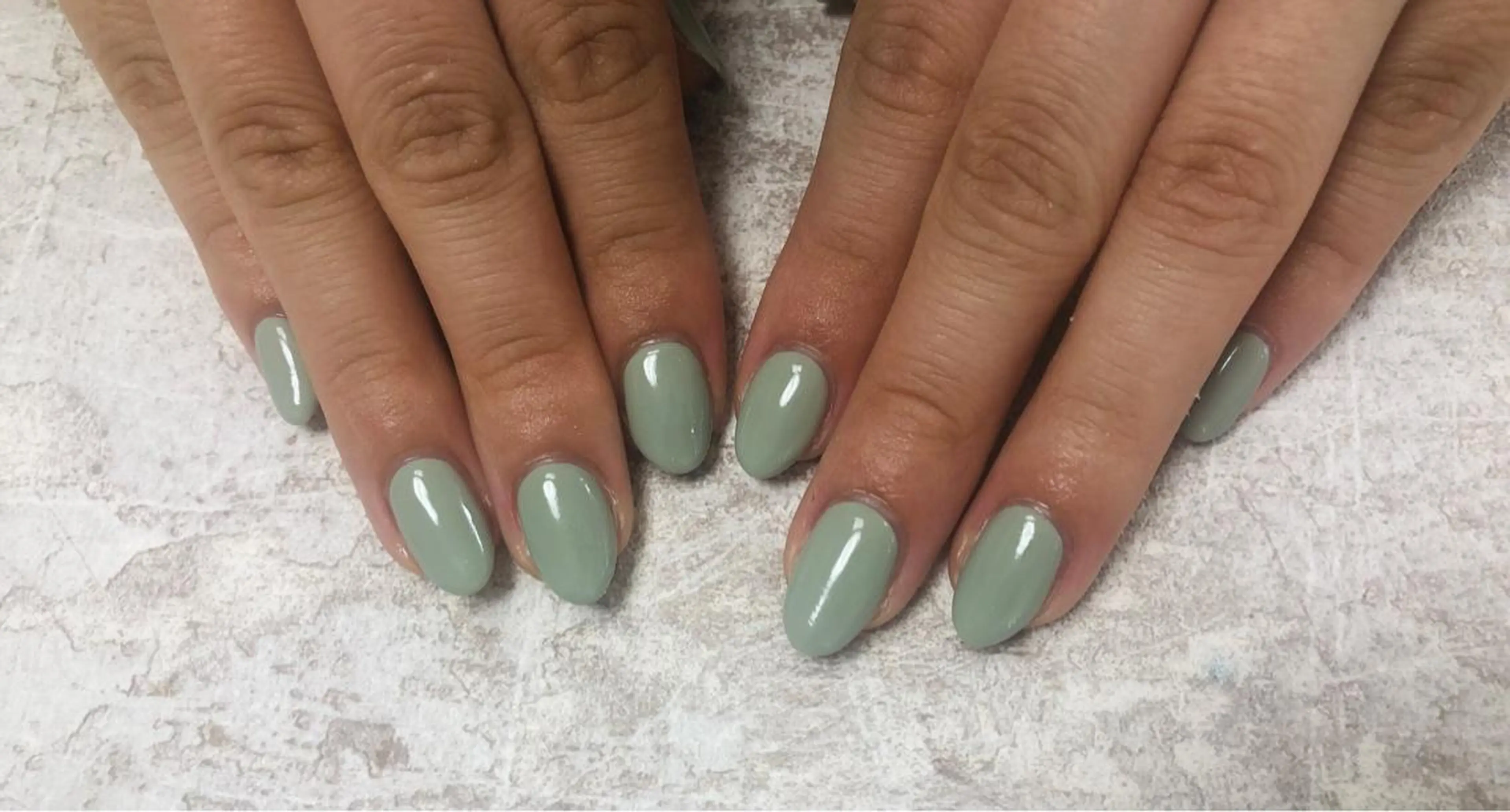 ネイル ピスタチオネイル ハンドネイル mogunail &blowのネイルデザイン