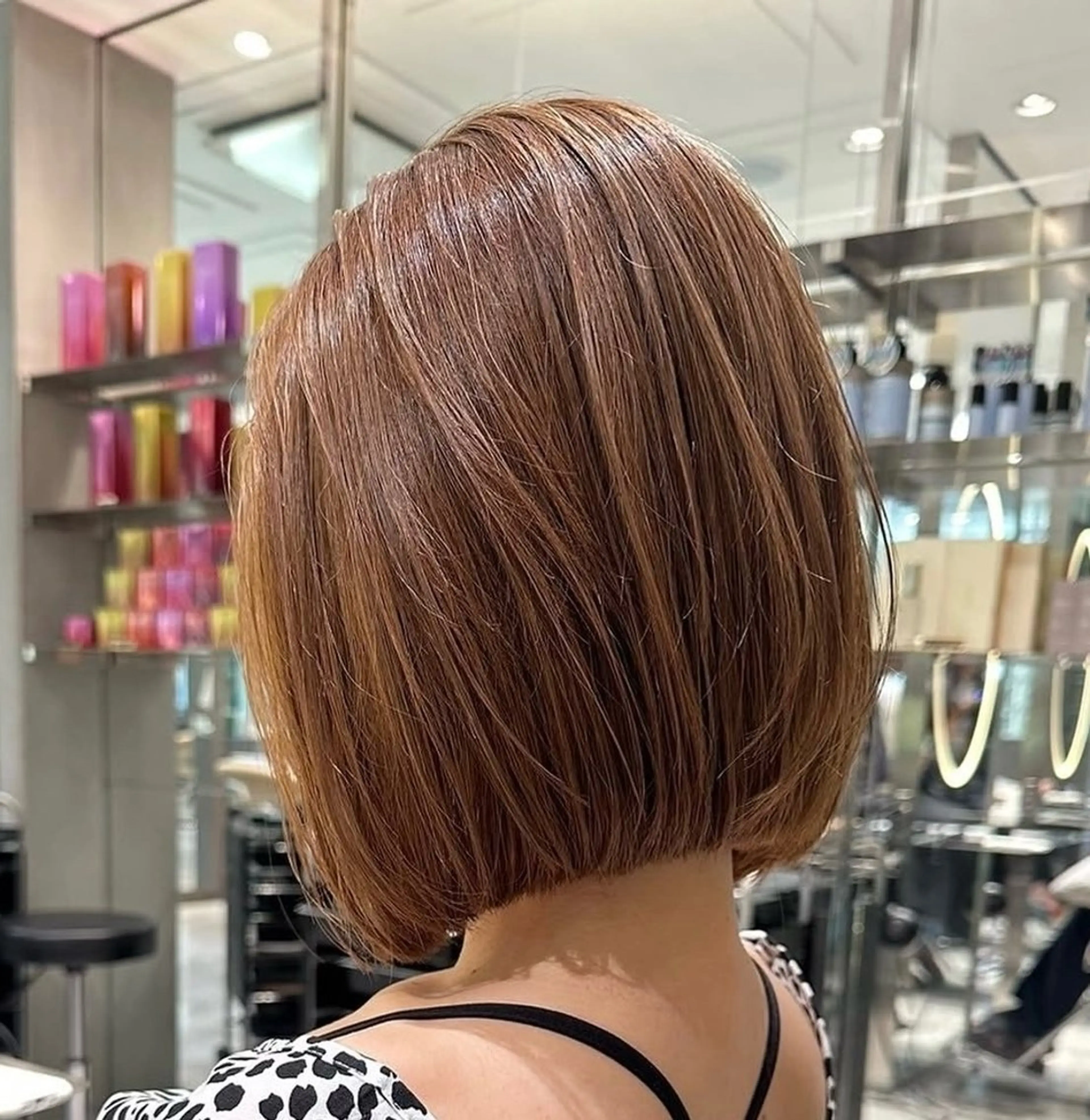 ミディアム ボブ ハイライト 髪質改善 ヘアカラー トリートメント 栄ハイトーン/ ベージュカラー中園薪のヘアスタイル