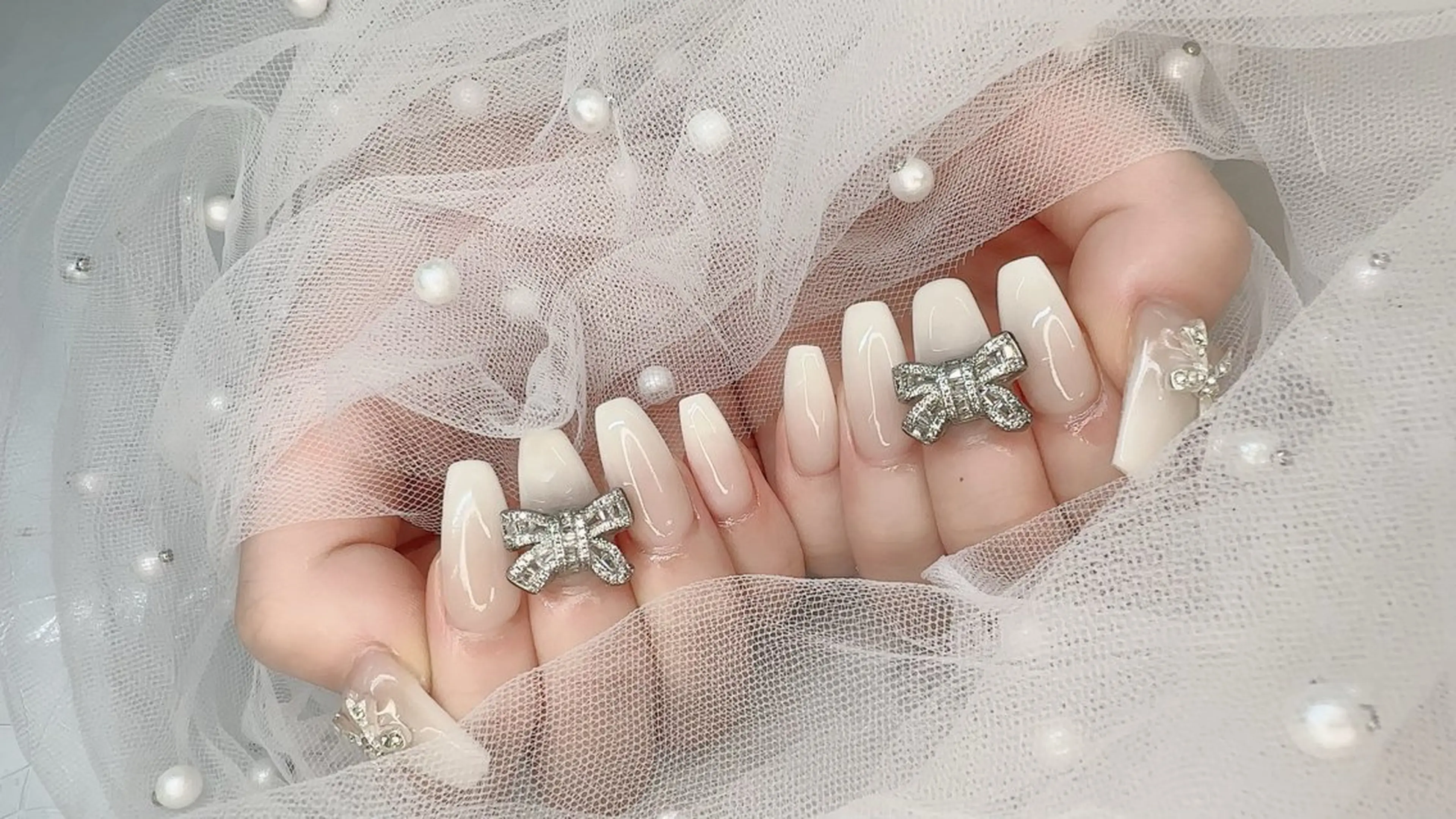 ネイル ハンドネイル フットネイル R salonのネイルデザイン