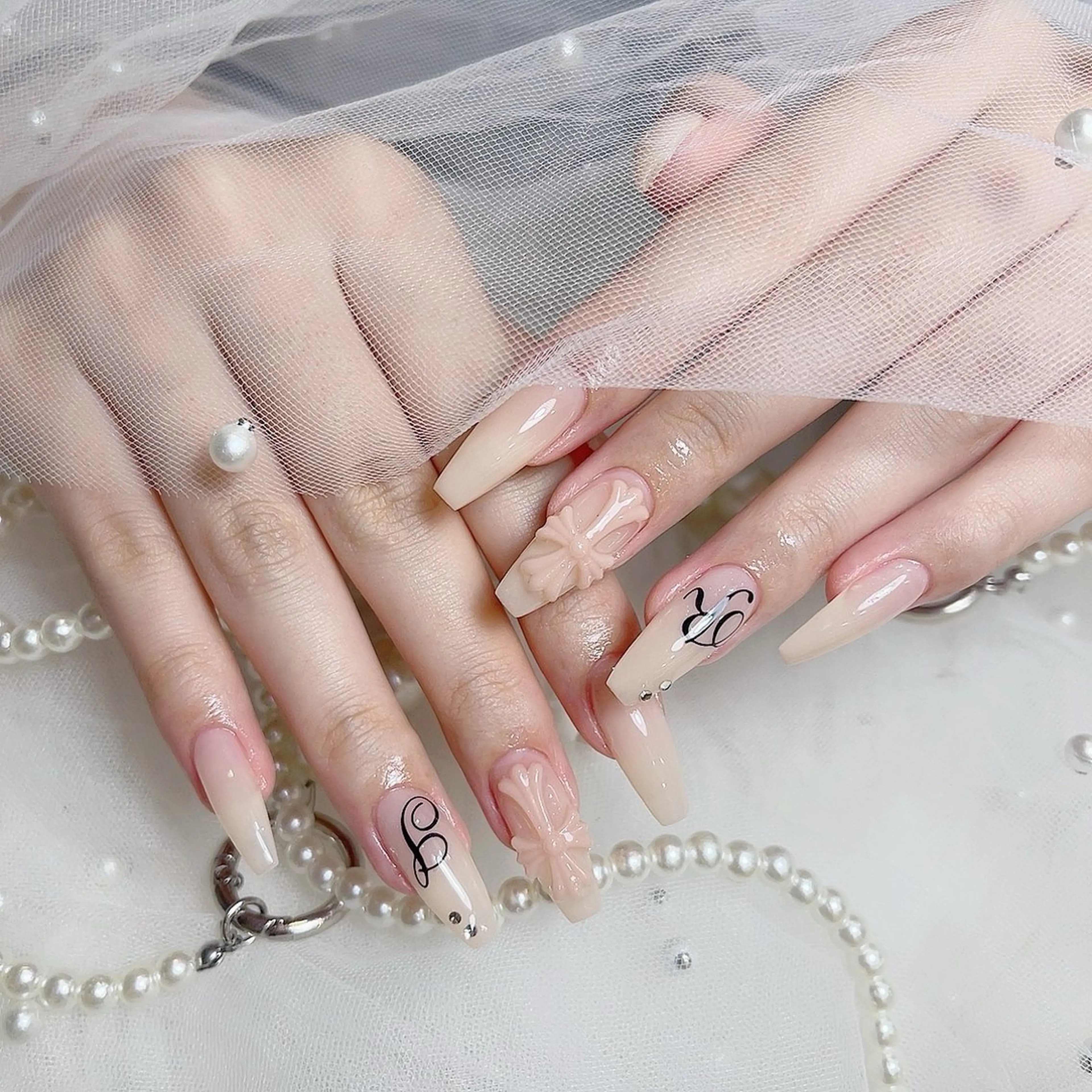 ミディアム ハンドネイル Chiin Nailのネイルデザイン