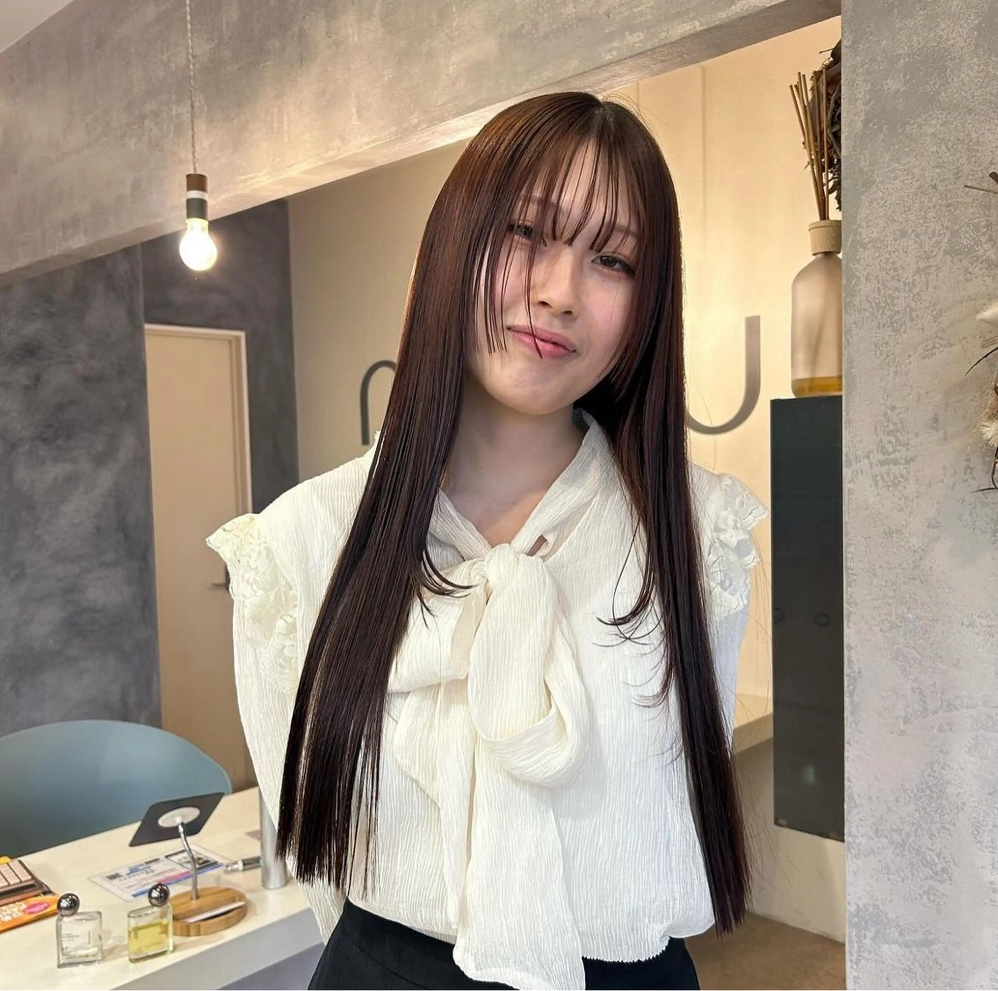 ロング 顔周りカット 姫カット レイヤーカット 石田 菜月のヘアスタイル