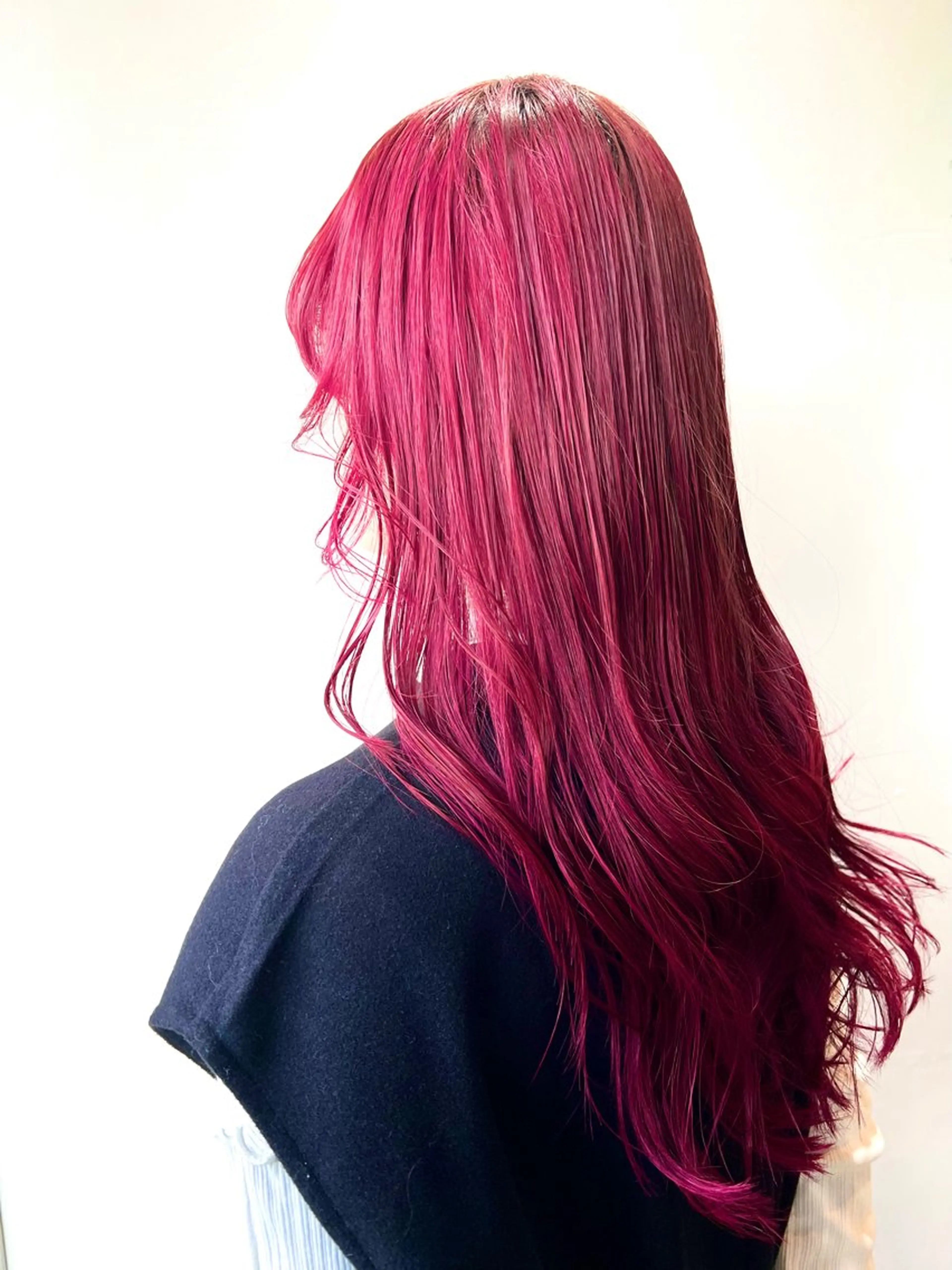 カラー AIconic nagoya所属・縮毛矯正/ レイヤー/ミディアムのヘアスタイル