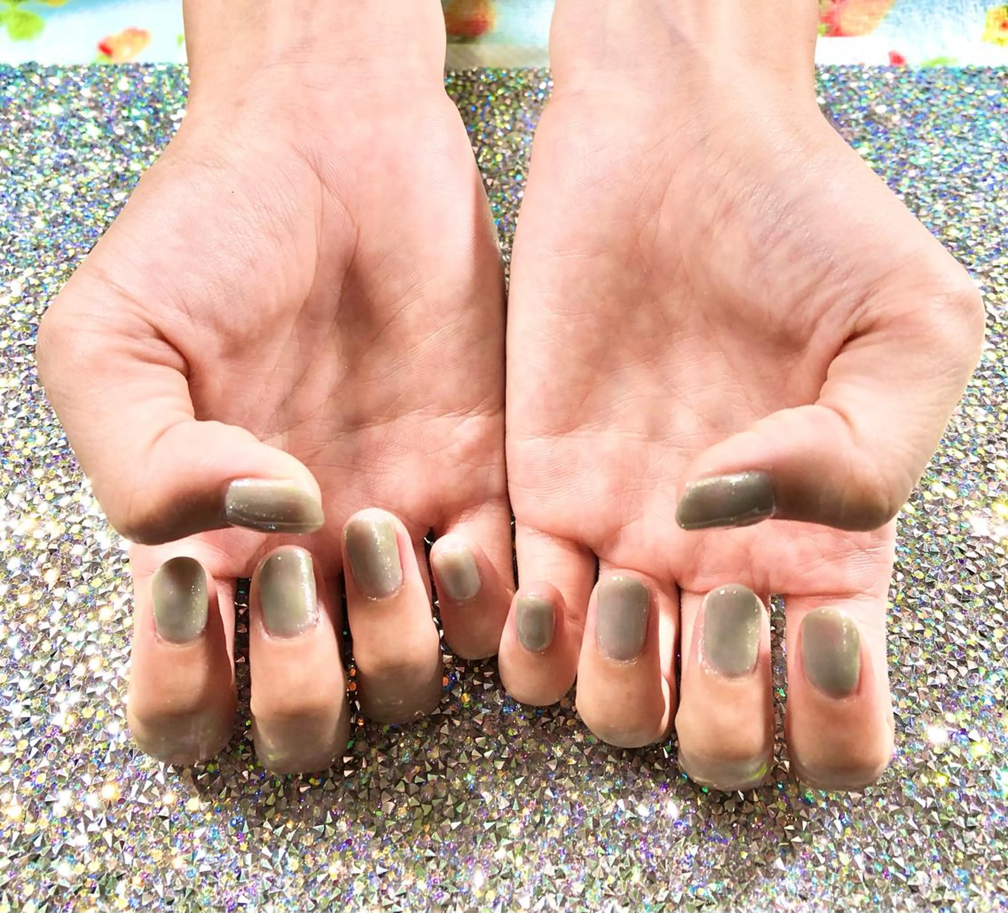 ネイル ブラウン ゴールド マグネットネイル オレンジ 赤色 ハンドネイル Tairacchi ﾀｲﾗｯﾁのエステ・リラクイメージ