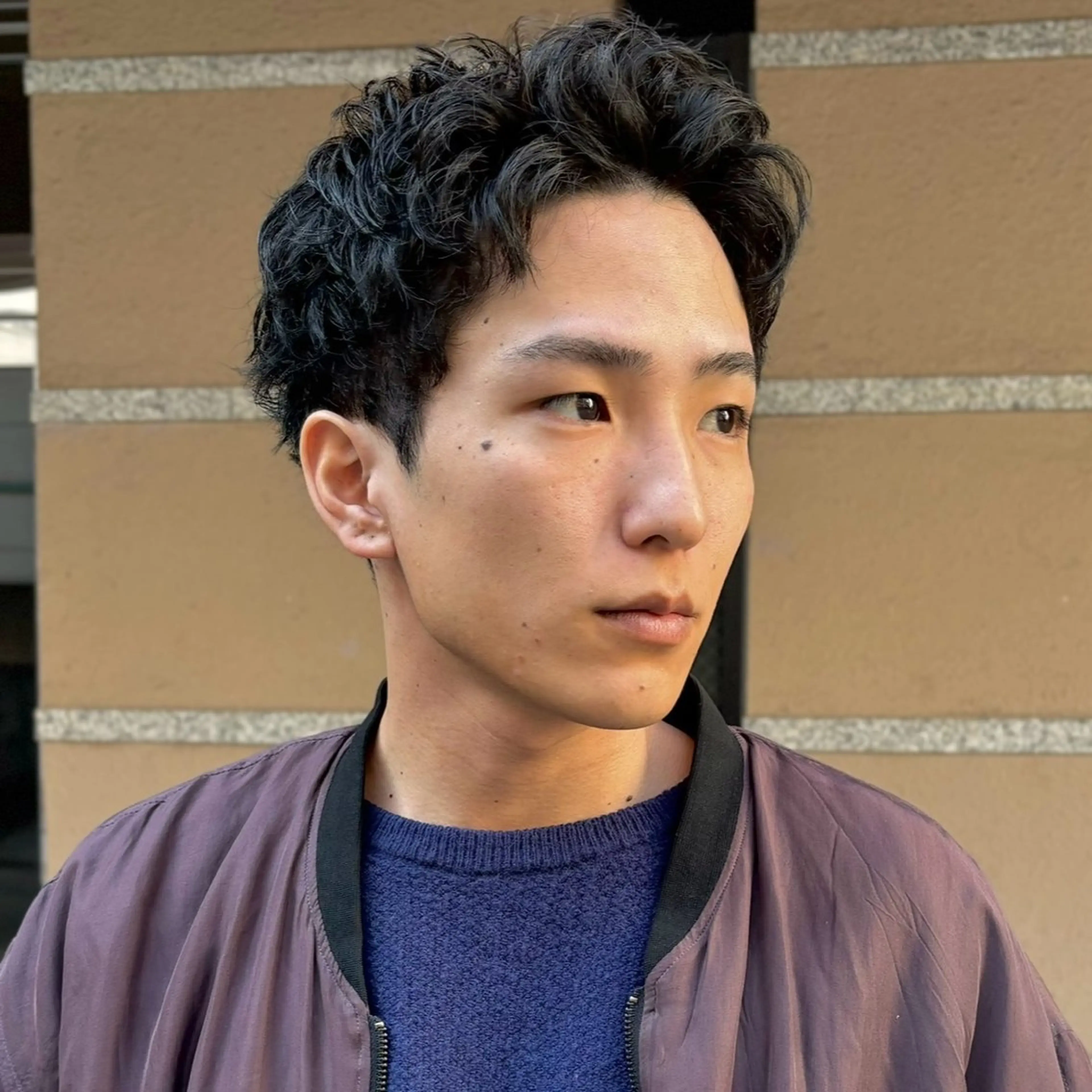 メンズ フェードカット フェザーパーマ メンズハイトーン メンズパーマ メンズショート カット 【メンズショート 特化】村斎　伶次のヘアスタイル