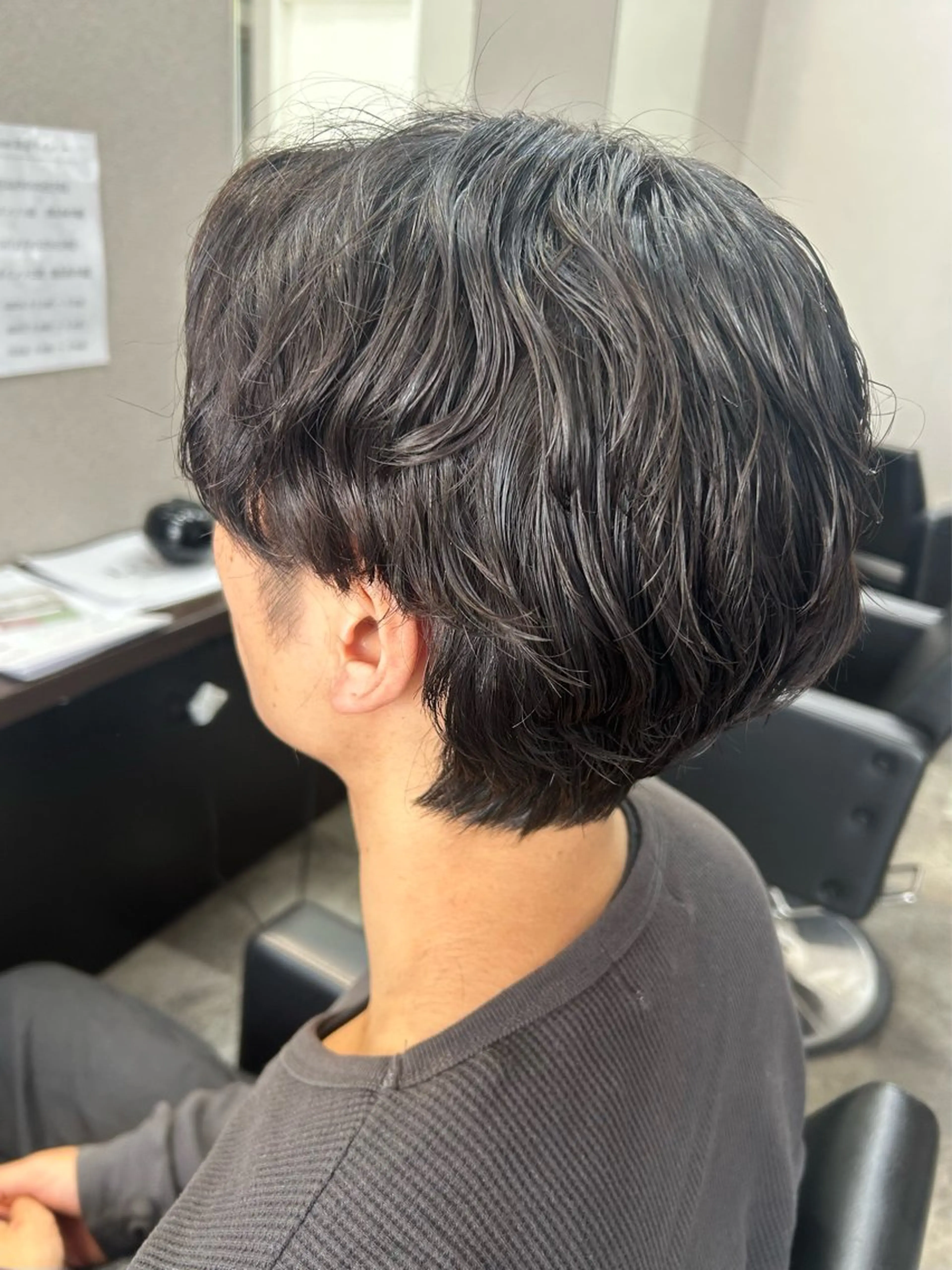 ミディアム パーマ メンズ ミディアムパーマ メンズパーマ ニュアンスパーマ カット パーマ Le Lien OURAのヘアスタイル