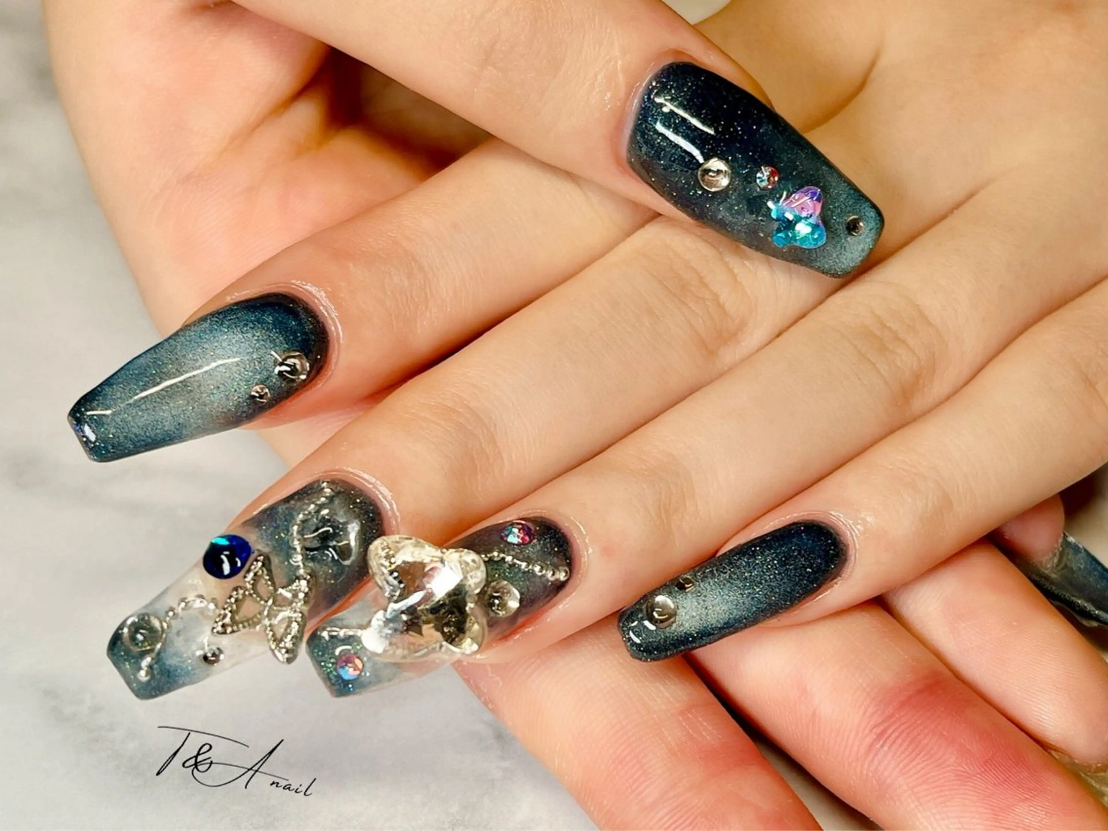ネイル 長さ出し ジェルネイル マグネットネイル ニュアンスネイル スカルプネイル T&A nailのネイルデザイン