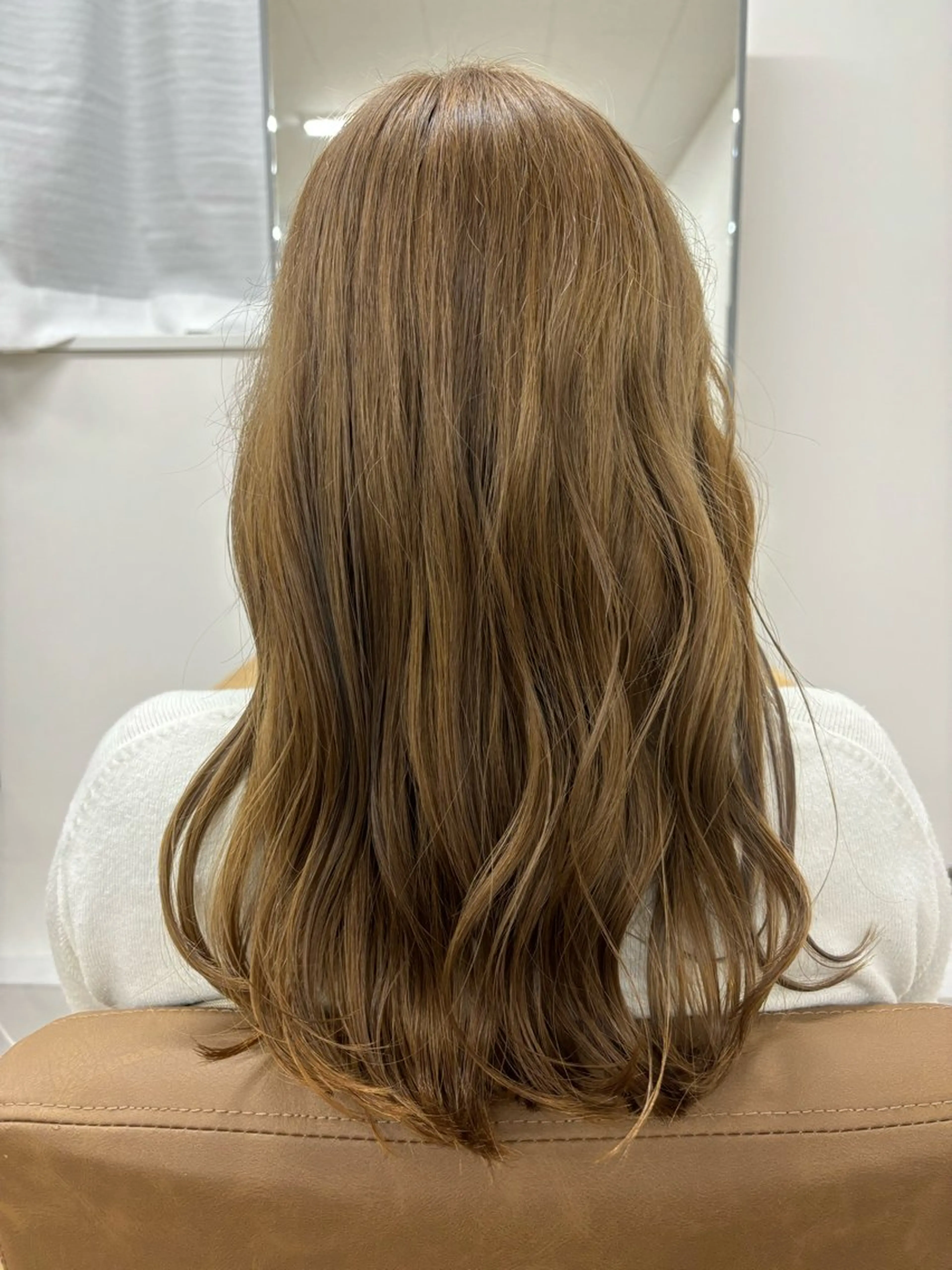 カラー ハイトーンカラー モエカ -YUCCA-のヘアスタイル