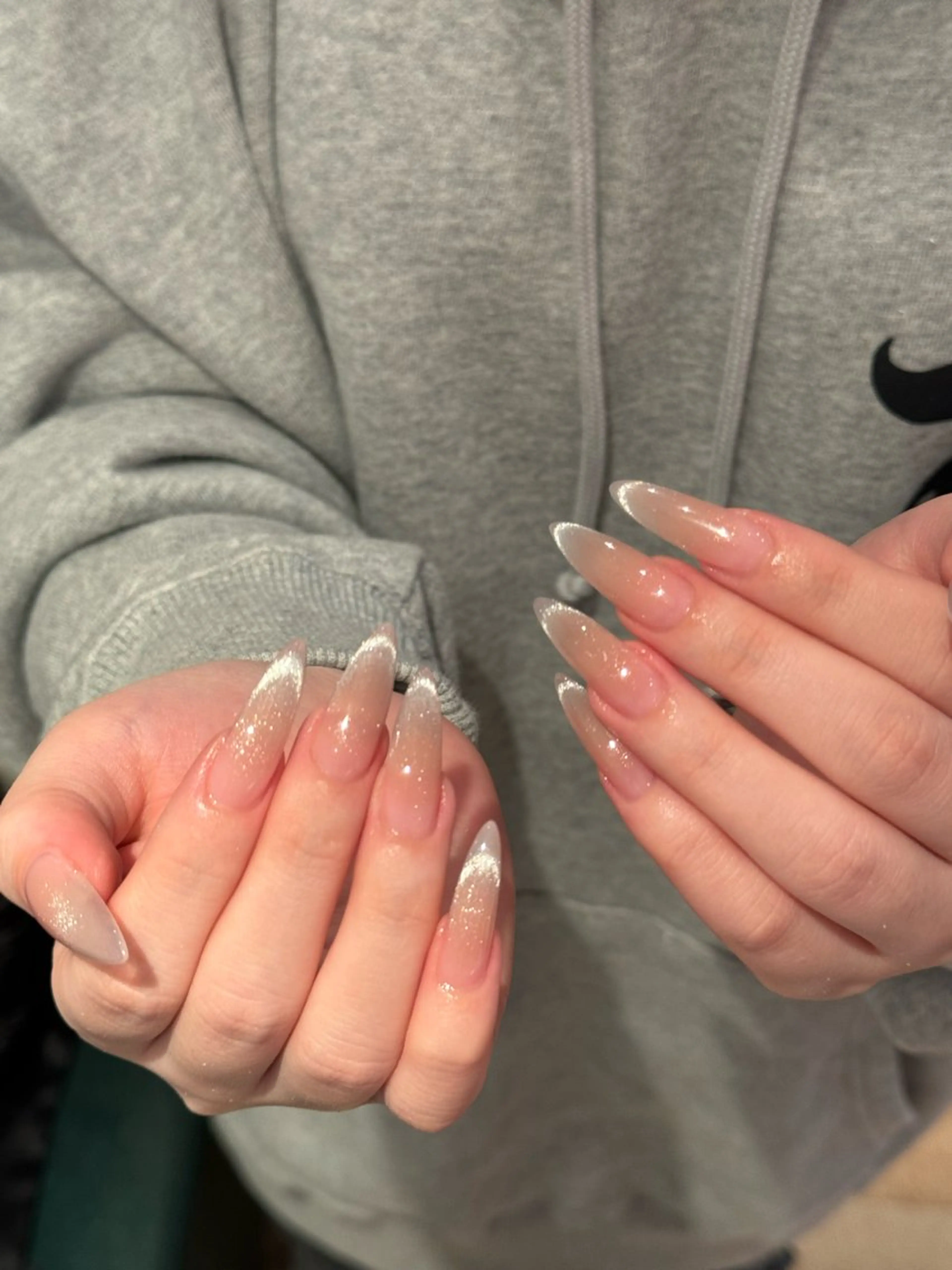 ネイル フレンチネイル グラデーション キラキラネイル 韓国ネイル マグネットネイル ハンドネイル 🎀🎀YooLi Nail Salonのネイルデザイン