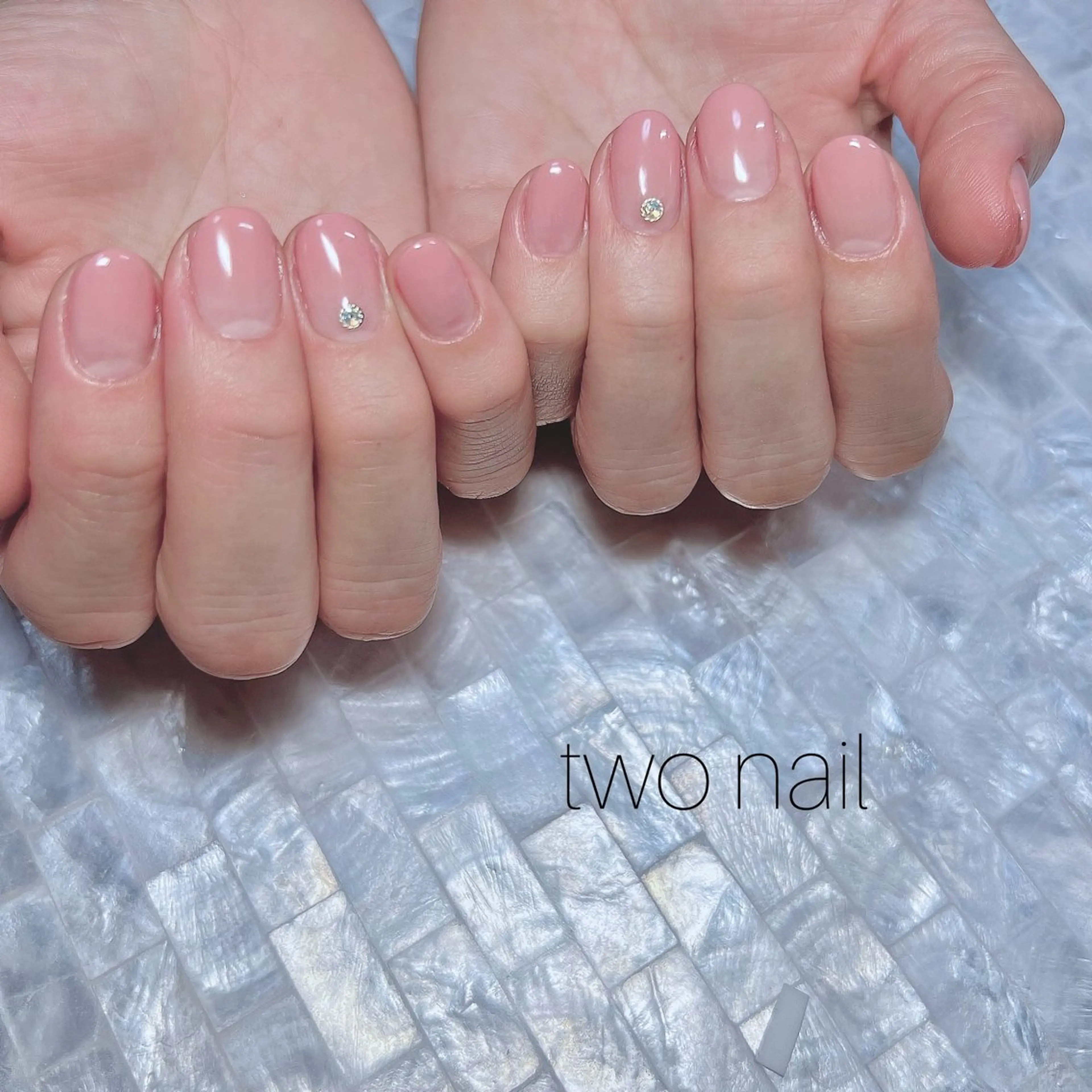 ネイル ネイルチップ ホワイト ハンドネイル two nailのネイルデザイン