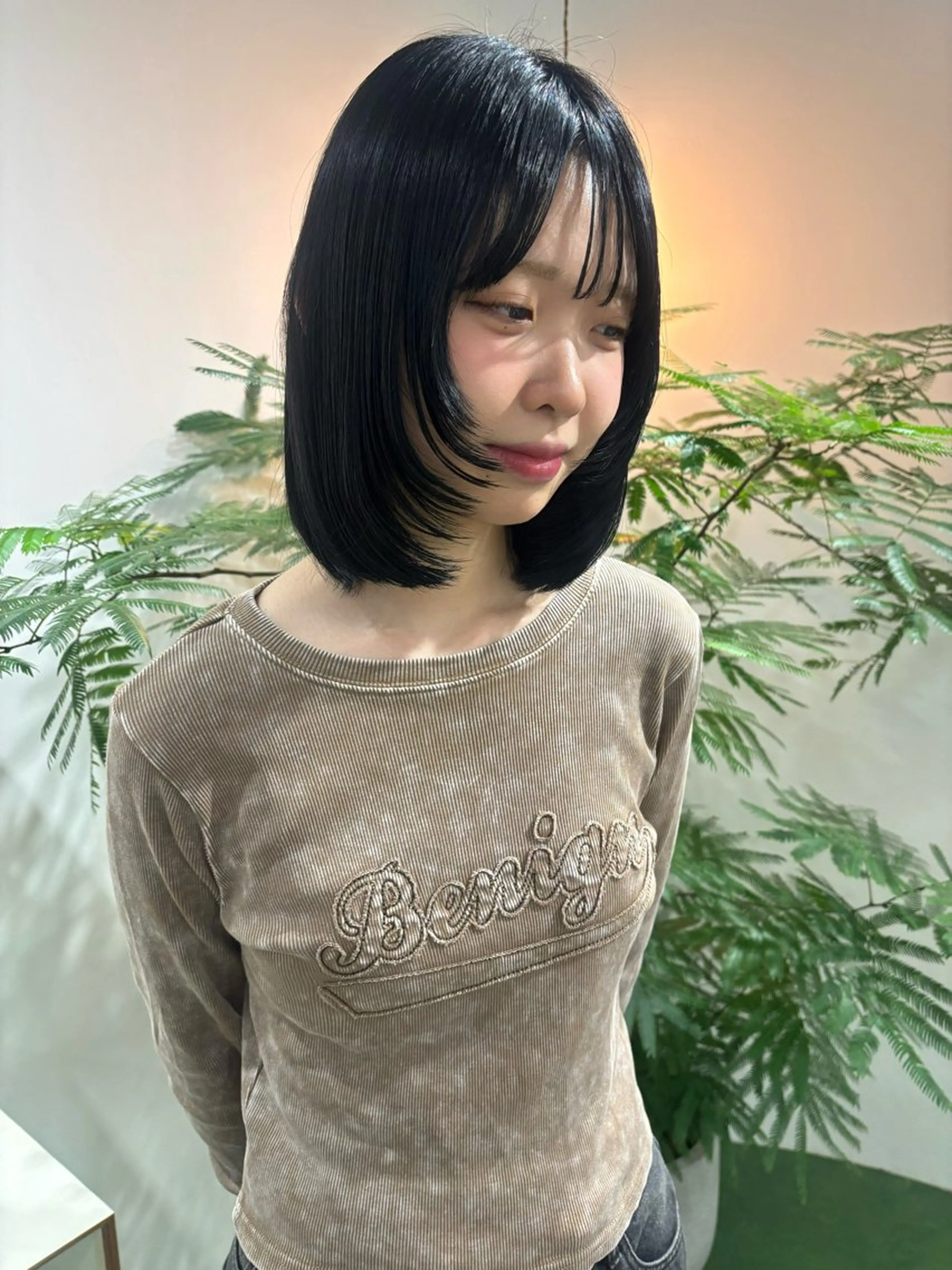 ショート 顔まわりレイヤー 顔周りカット レイヤーカット ショートヘア ヘアカラー MAKI/名駅/ セット/透明感カラーのヘアスタイル