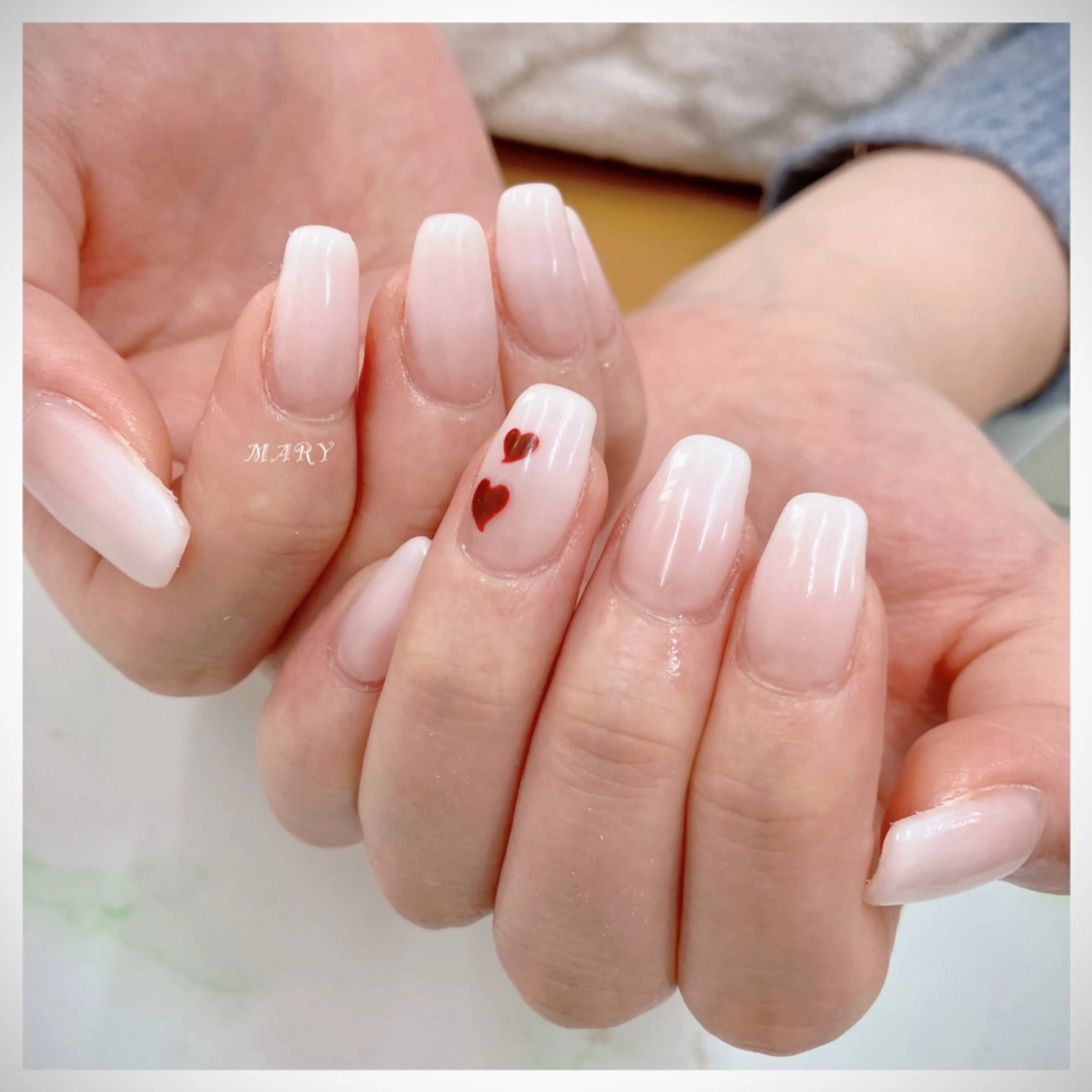 ネイル アートネイル グラデーション ハート ニュアンスネイル シンプルネイル ハンドネイル Mary nail所属・Mary nail .narumiのネイルデザイン