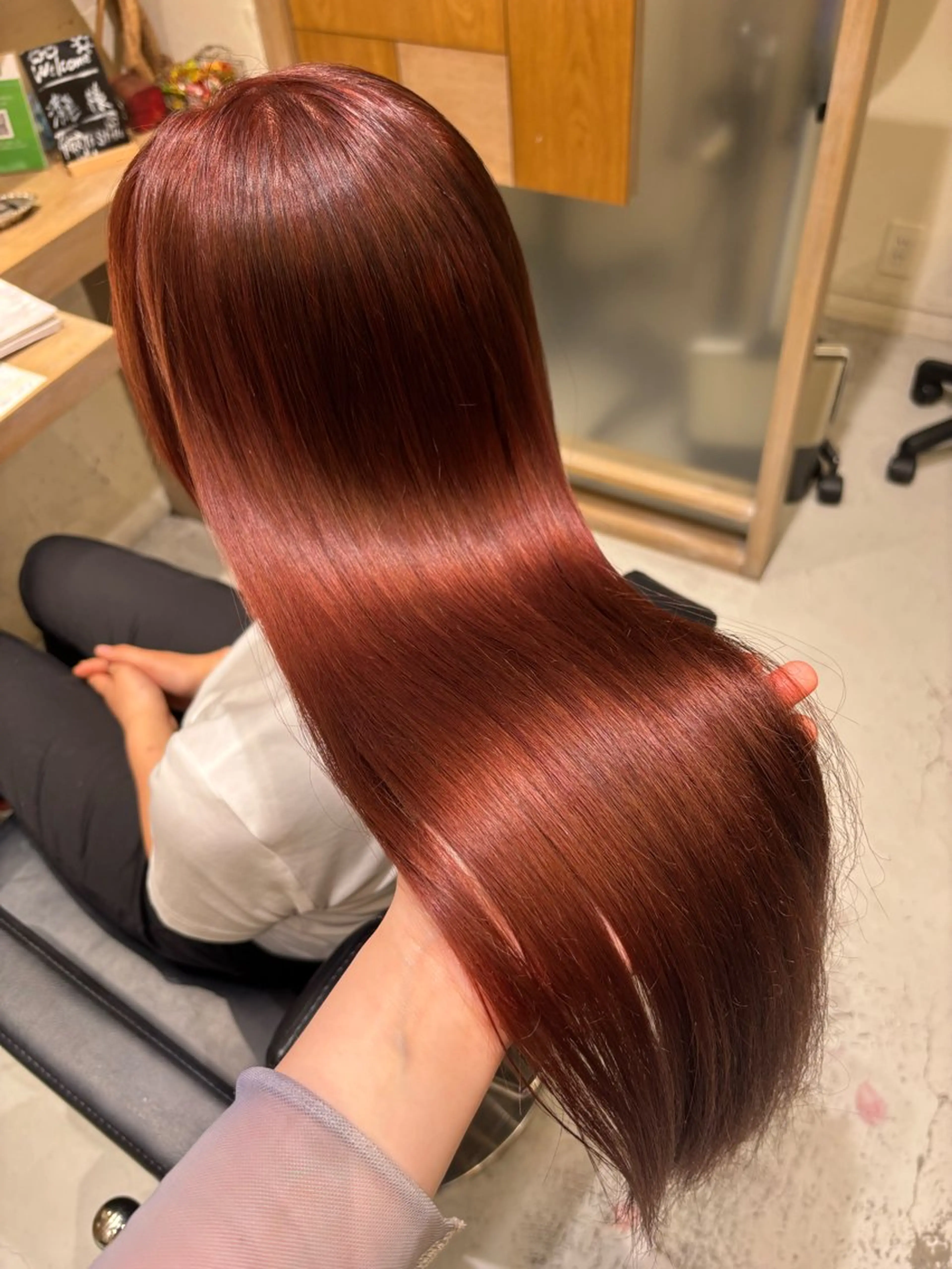 ロング ヘアカラー 透明感グレージュ/ うるツヤヘア/静岡のヘアスタイル