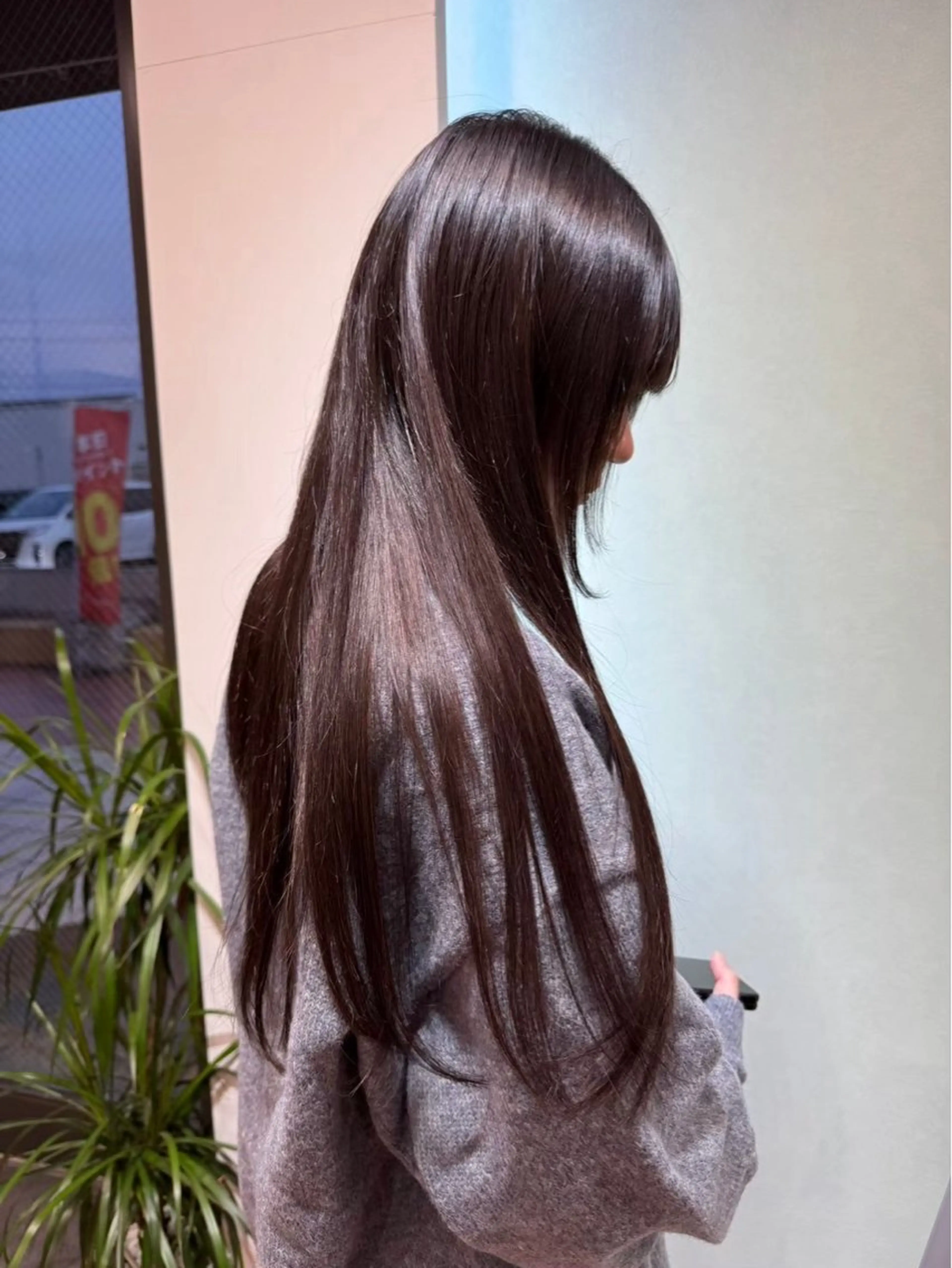 ロング カラー 山名 璃湖のヘアスタイル