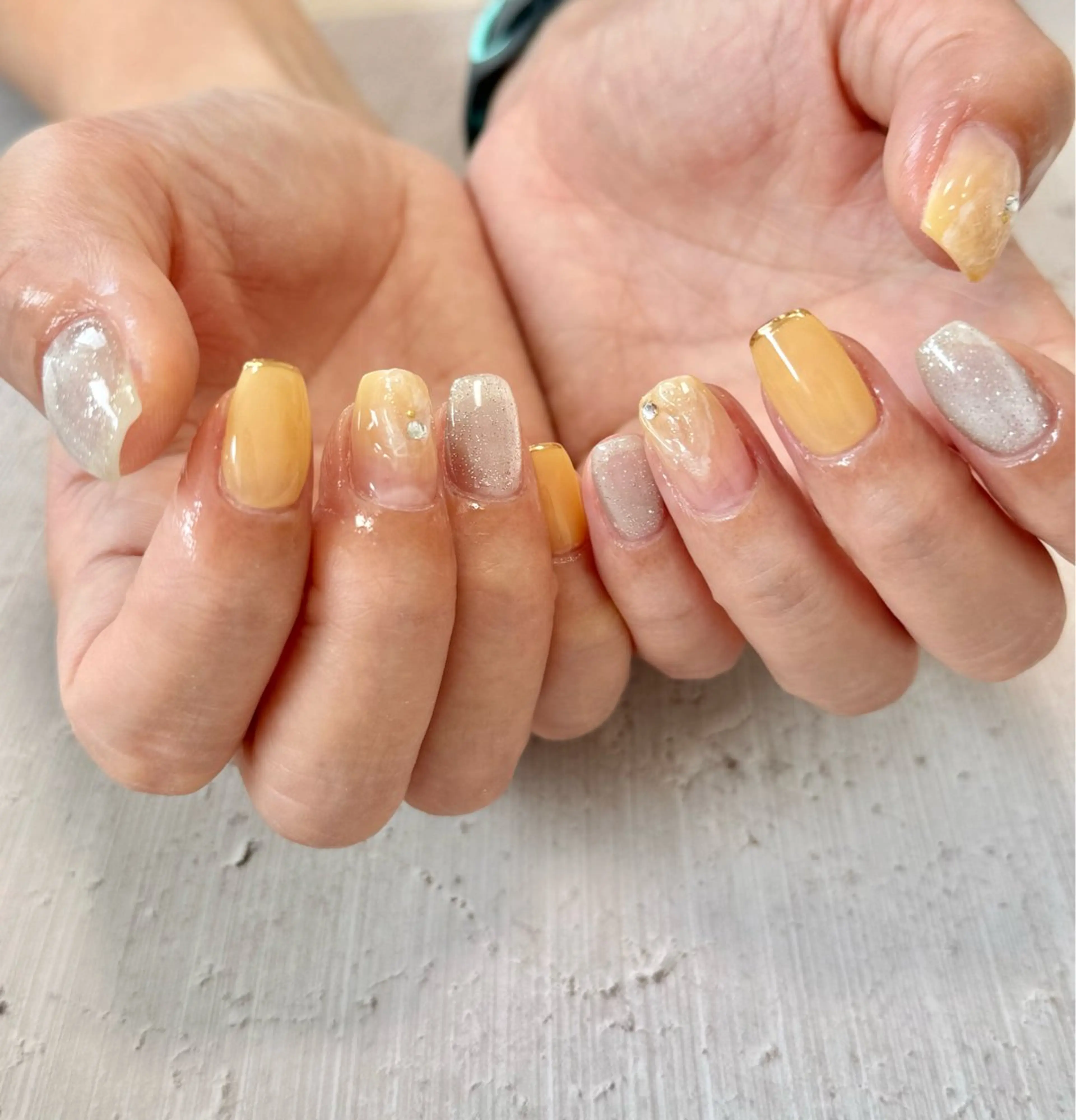 ネイル ジェルネイル ニュアンスネイル 夏ネイル ハンドネイル nailroom amyのネイルデザイン
