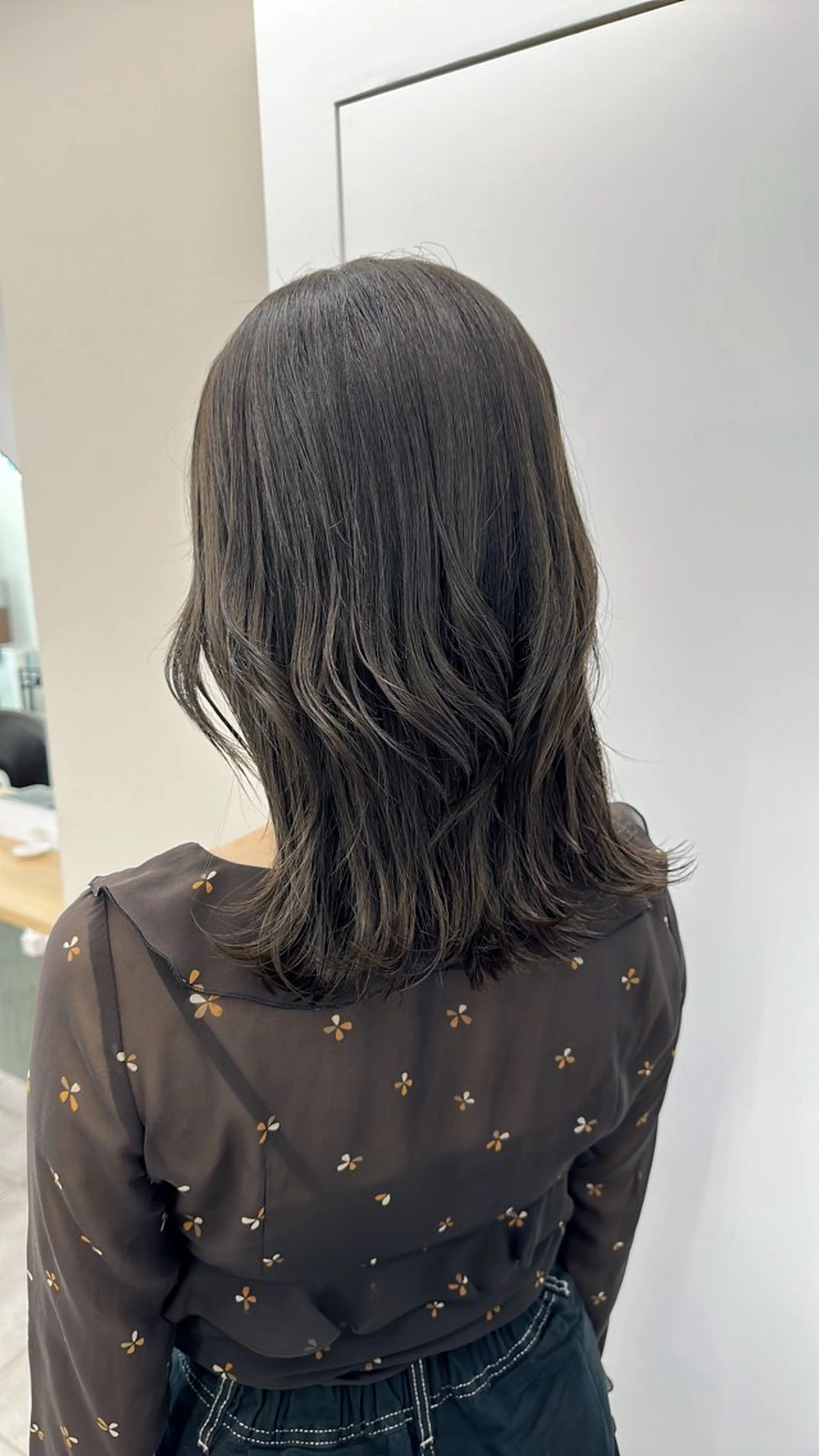 ミディアム カラー カット ヘアカラー トリートメント ブリーチなし/レイヤ ー特化🌈Tommyのヘアスタイル