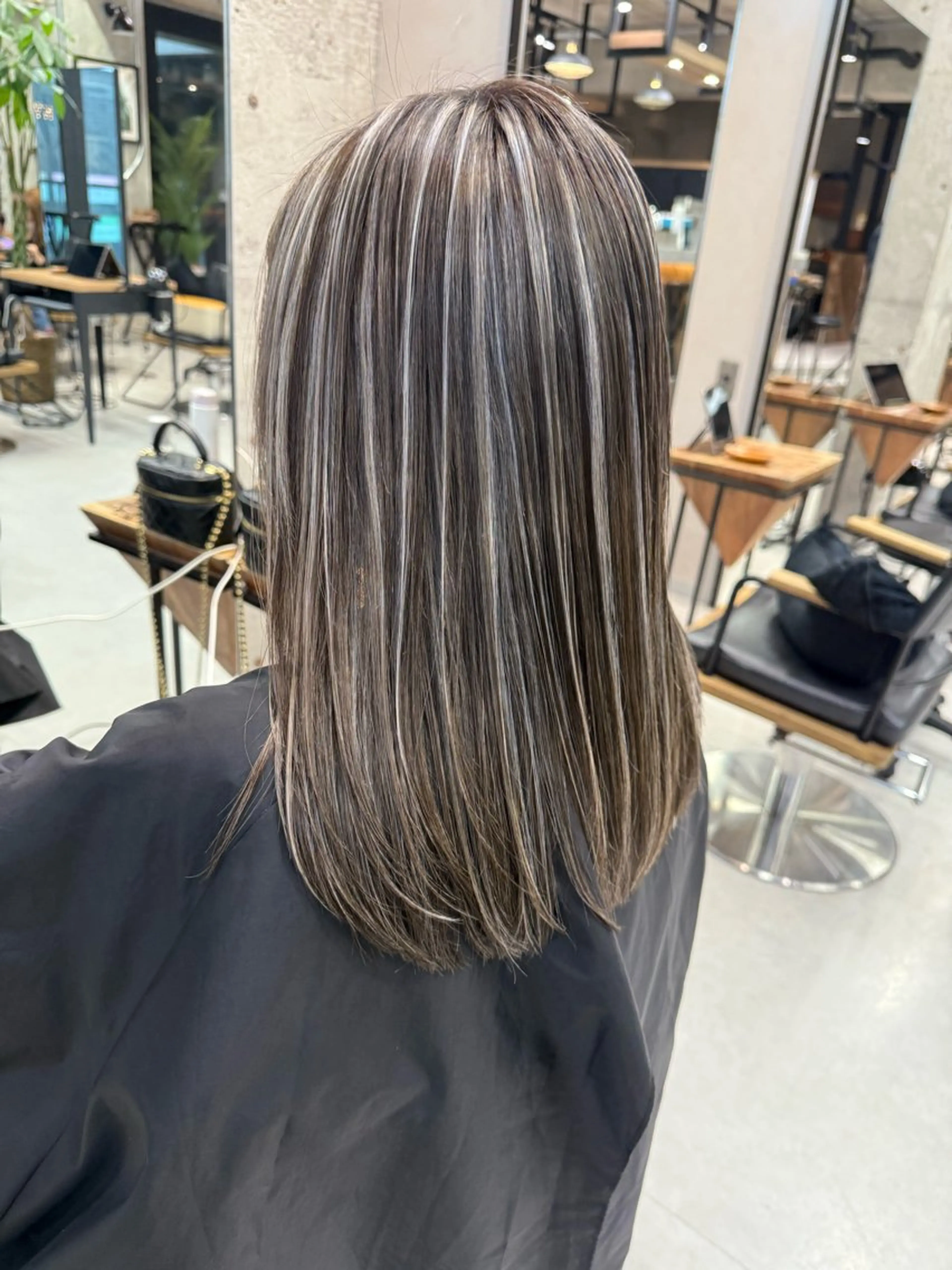 ロング ハイライト 🫧ハイライトカラー 🫧 𝓜𝓘𝓤のヘアスタイル