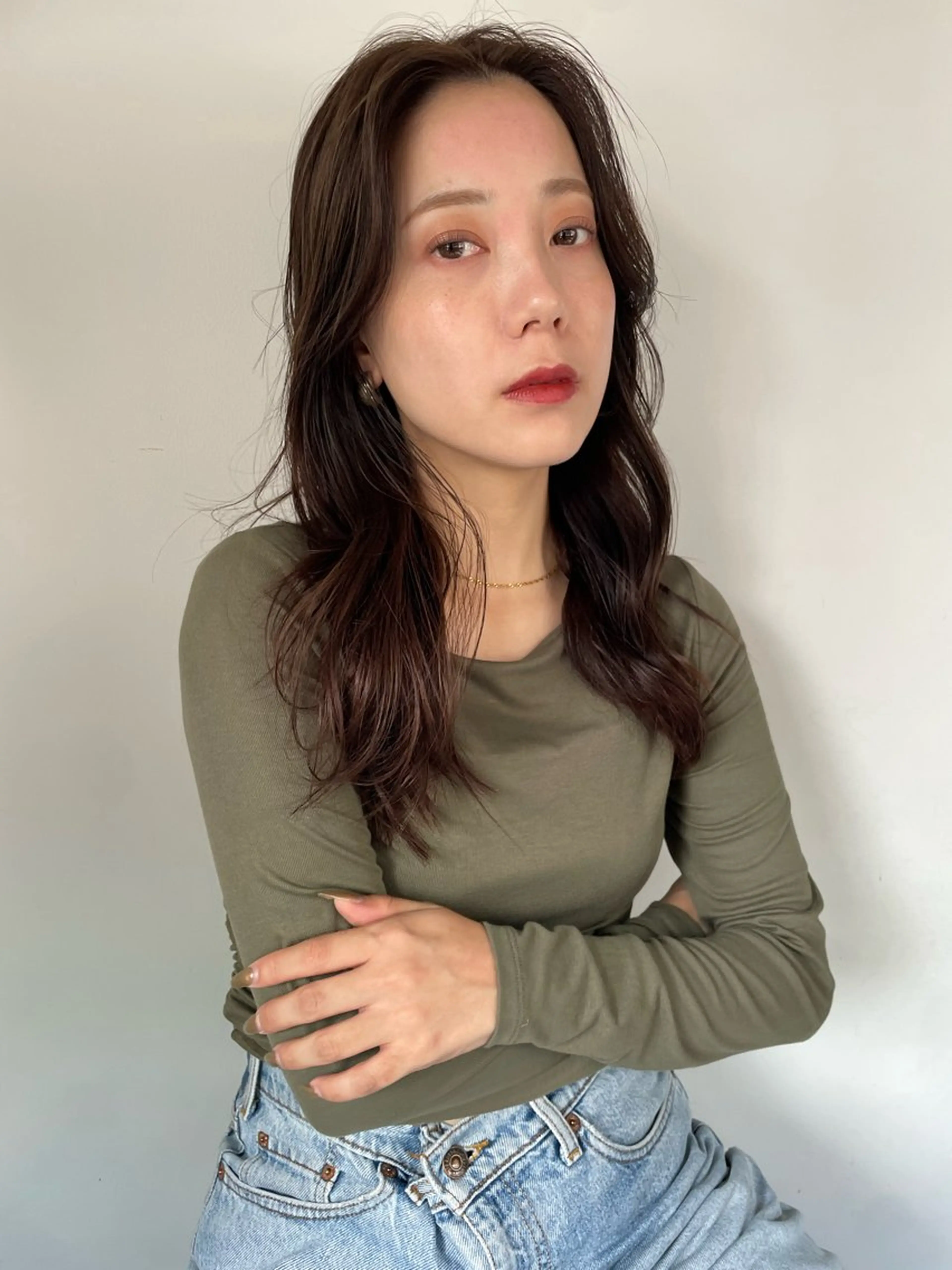 セミロング カラー 🩰オリーブ/ ベージュ松本咲花🩰のヘアスタイル