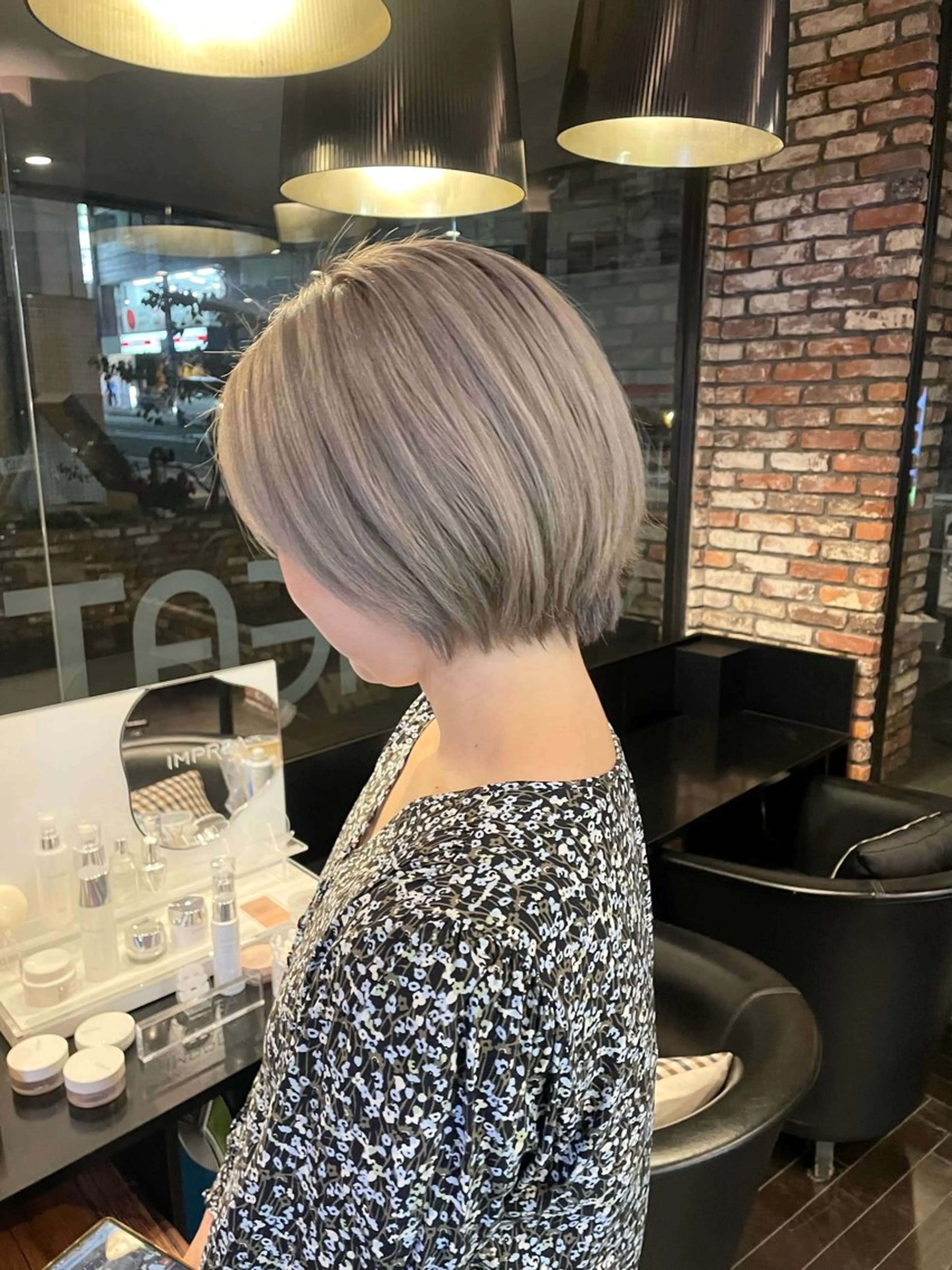 ショート カラー ショート 顔周りレイヤー/マオのヘアスタイル