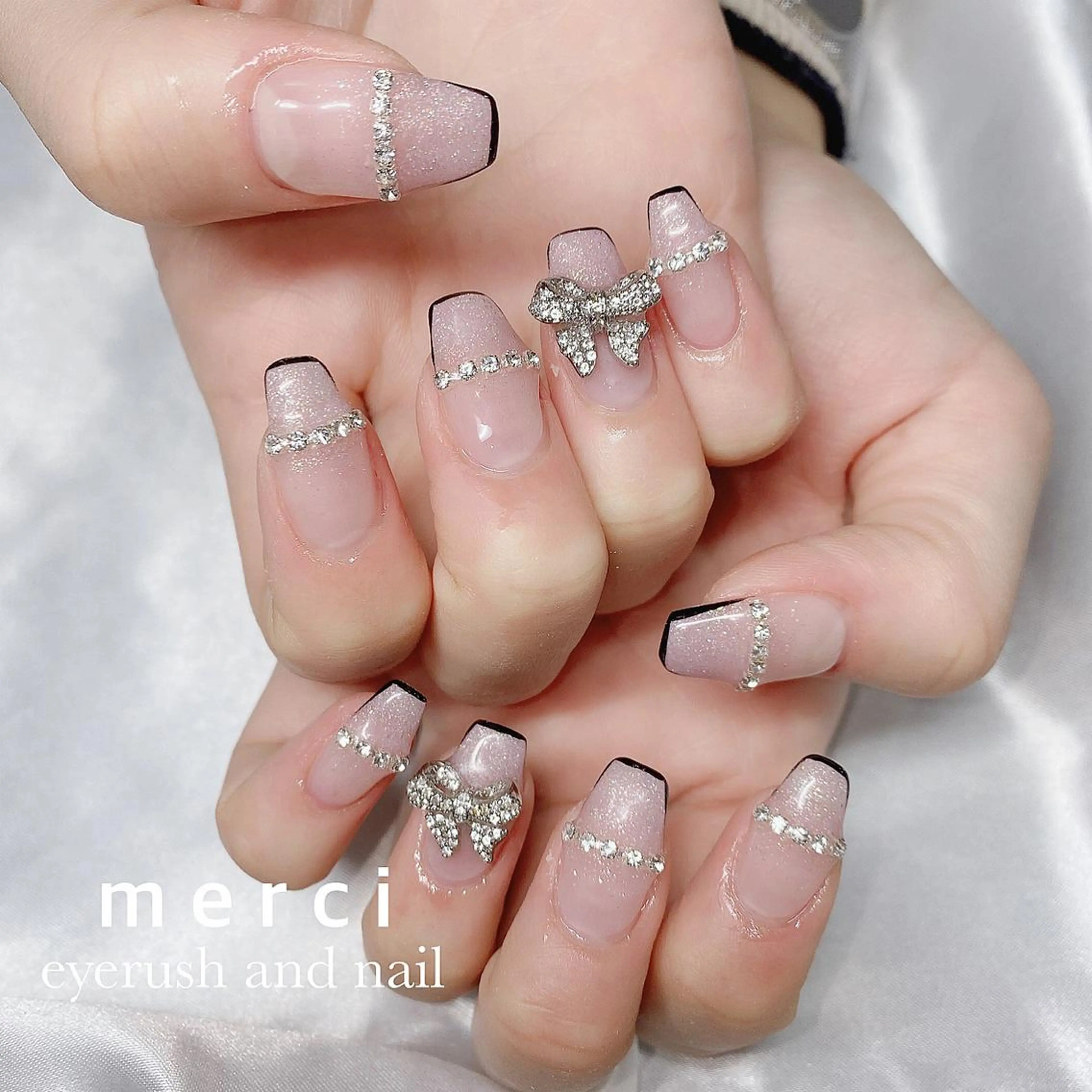 ネイル クリアネイル フラッシュネイル フレンチネイル 韓国ネイル マグネットネイル merci nail所属・merci nailのネイルデザイン