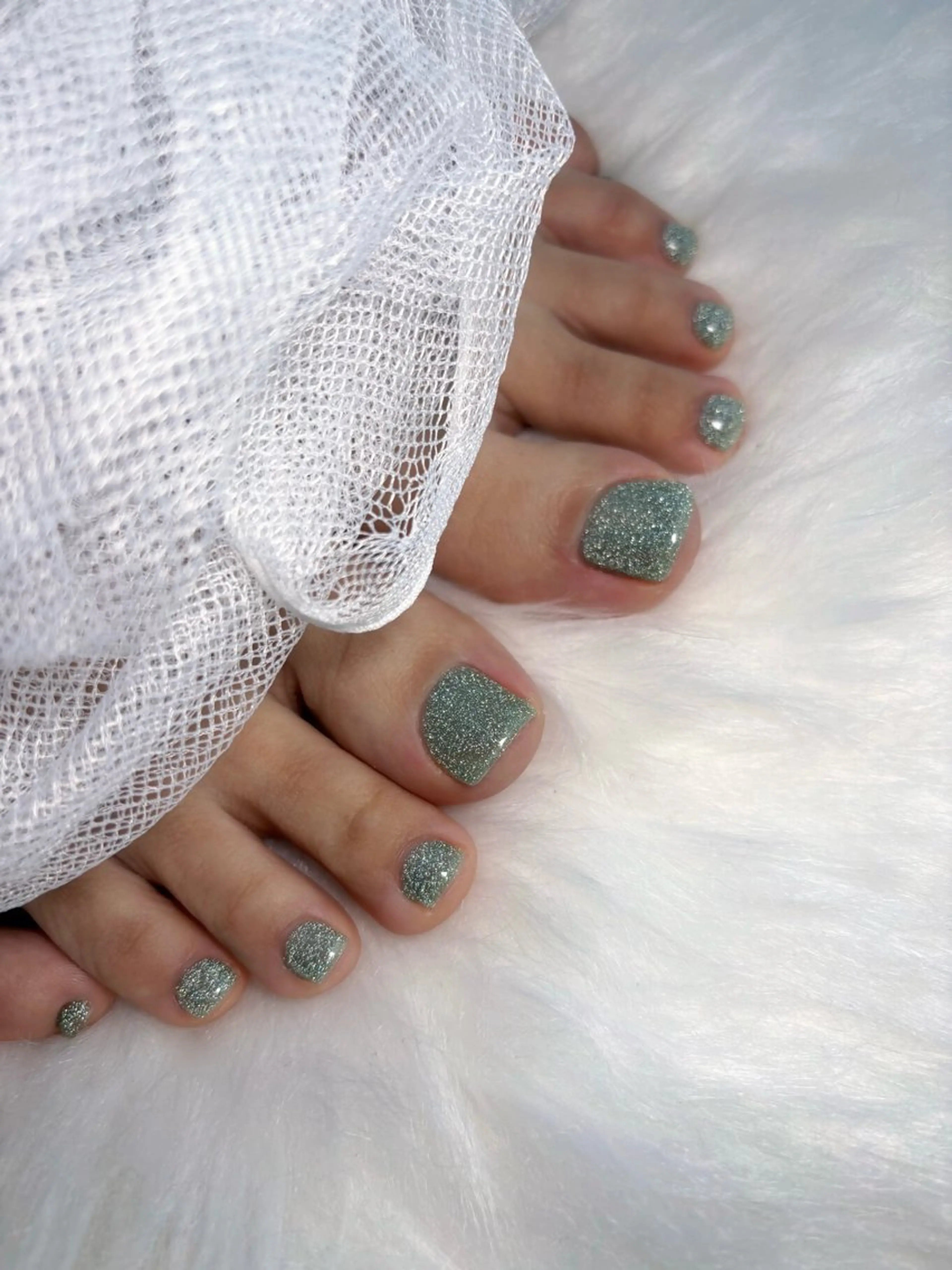 ネイル ラメ(グリッター) ワンカラーネイル フットネイル .8 HAREのネイルデザイン