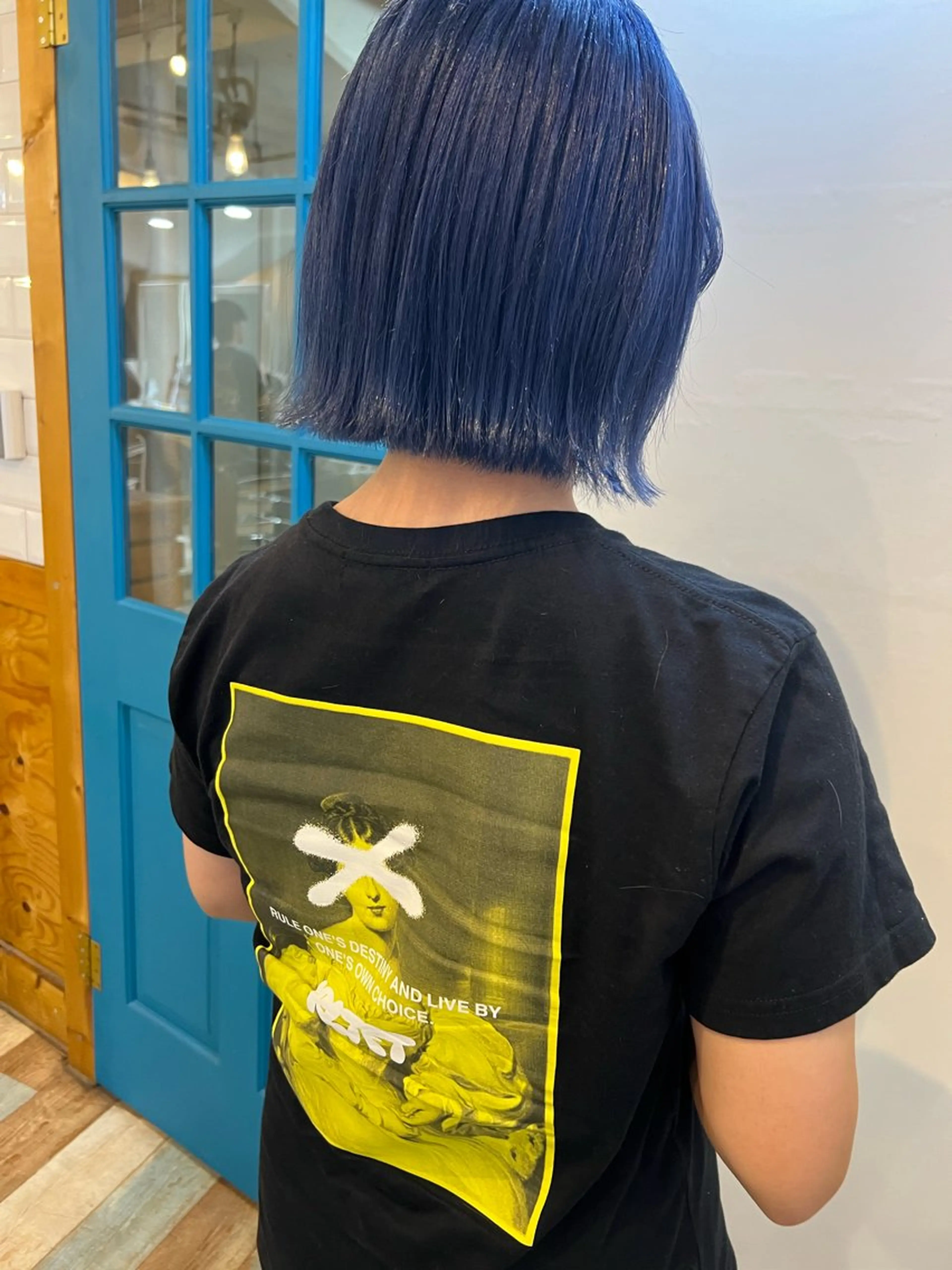 ショート カラー ブルーカラー デザインカラー イヤリングカラー ハイライトカラー シルバー ヘアカラー トリートメント KANA/ボブ/ インナーカラー/艶髪のヘアスタイル