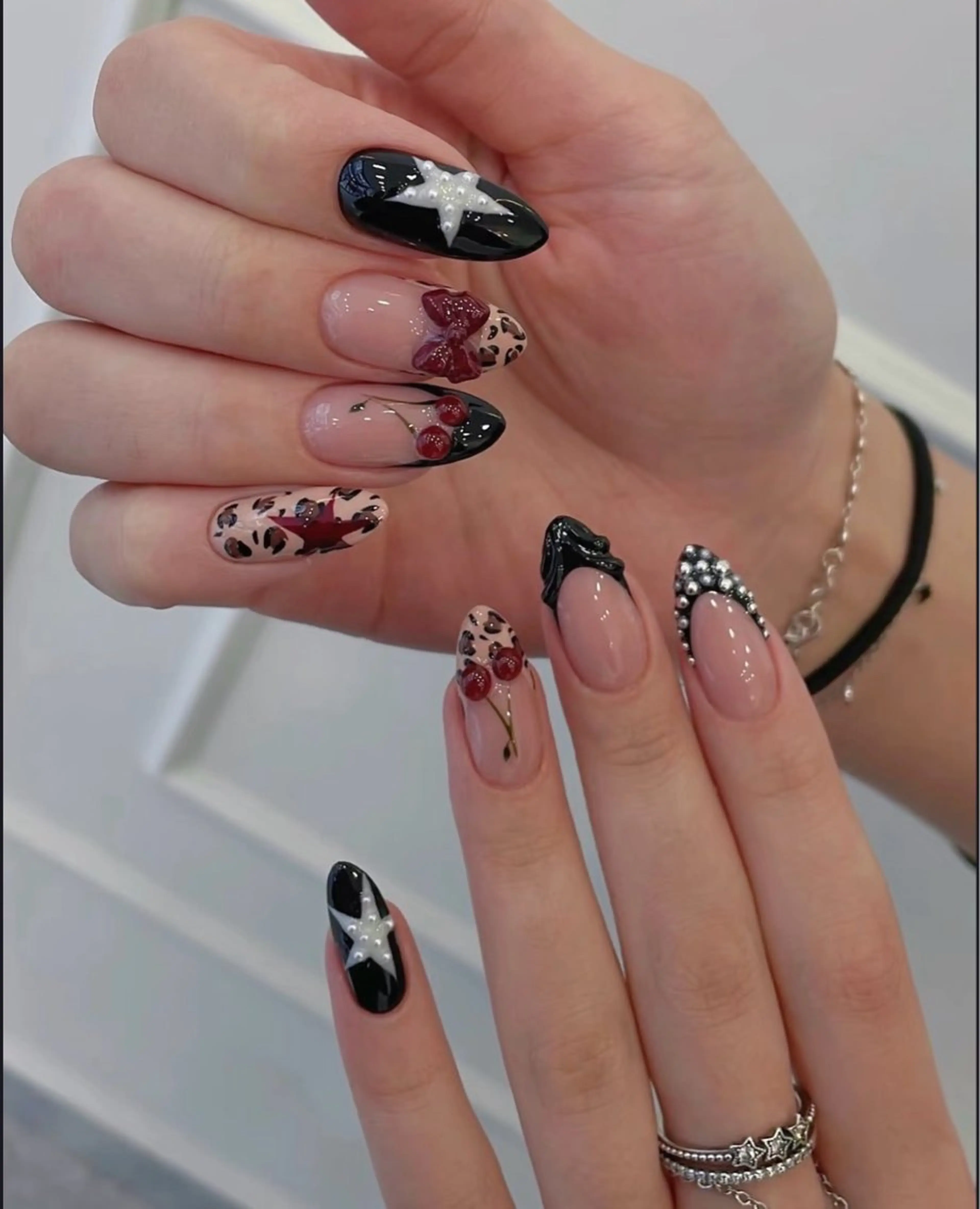 ネイル フットネイル フレンチネイル グラデーション ハート 氷ネイル・うるうるネイル ハンドネイル Lynn_ Nailのネイルデザイン