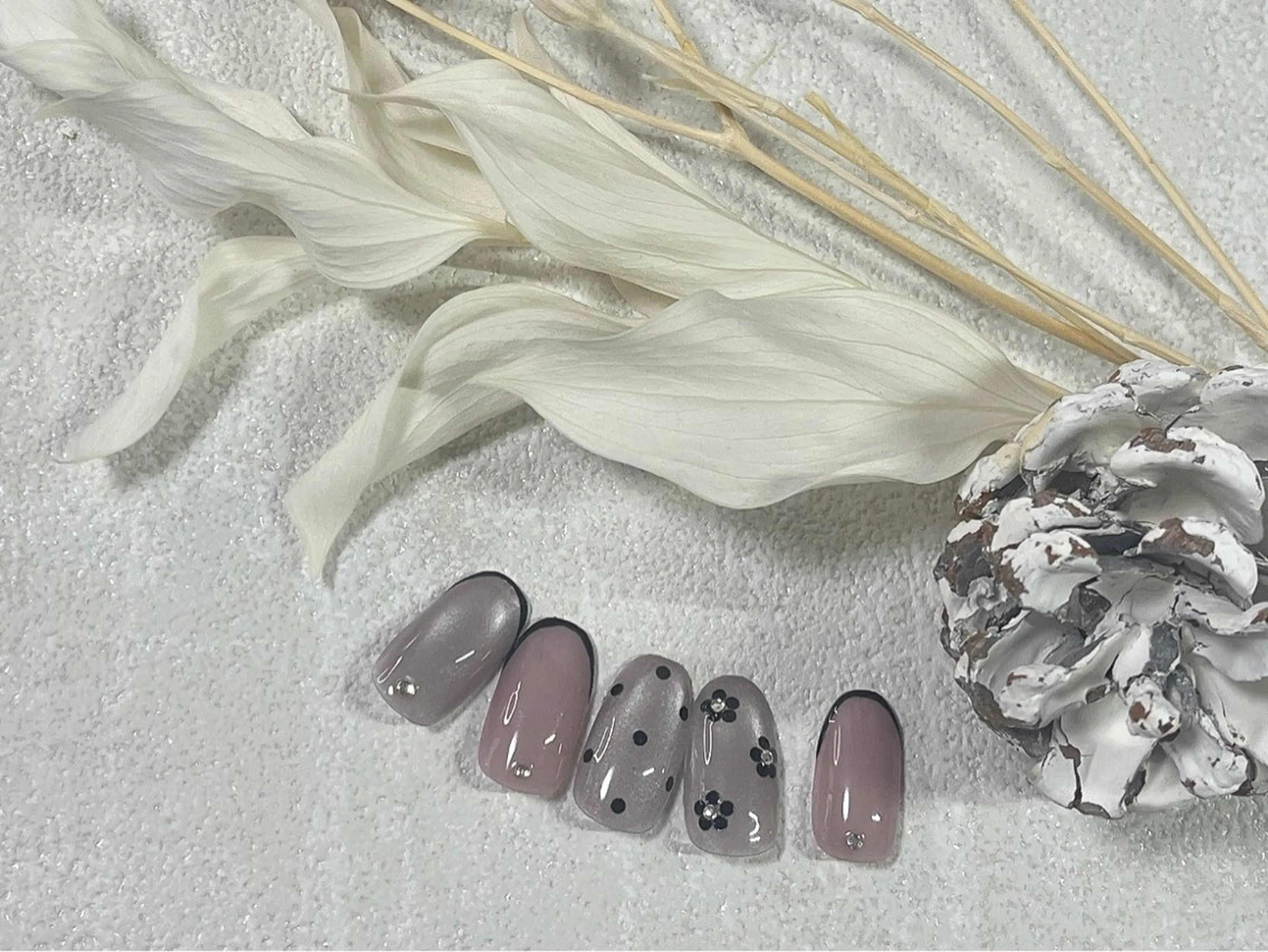 ネイル オーロラネイル フットネイル フレンチネイル ジェルネイル マグネットネイル ハンドネイル kiki nail &brow二子玉川の眉毛・アイブロウイメージ