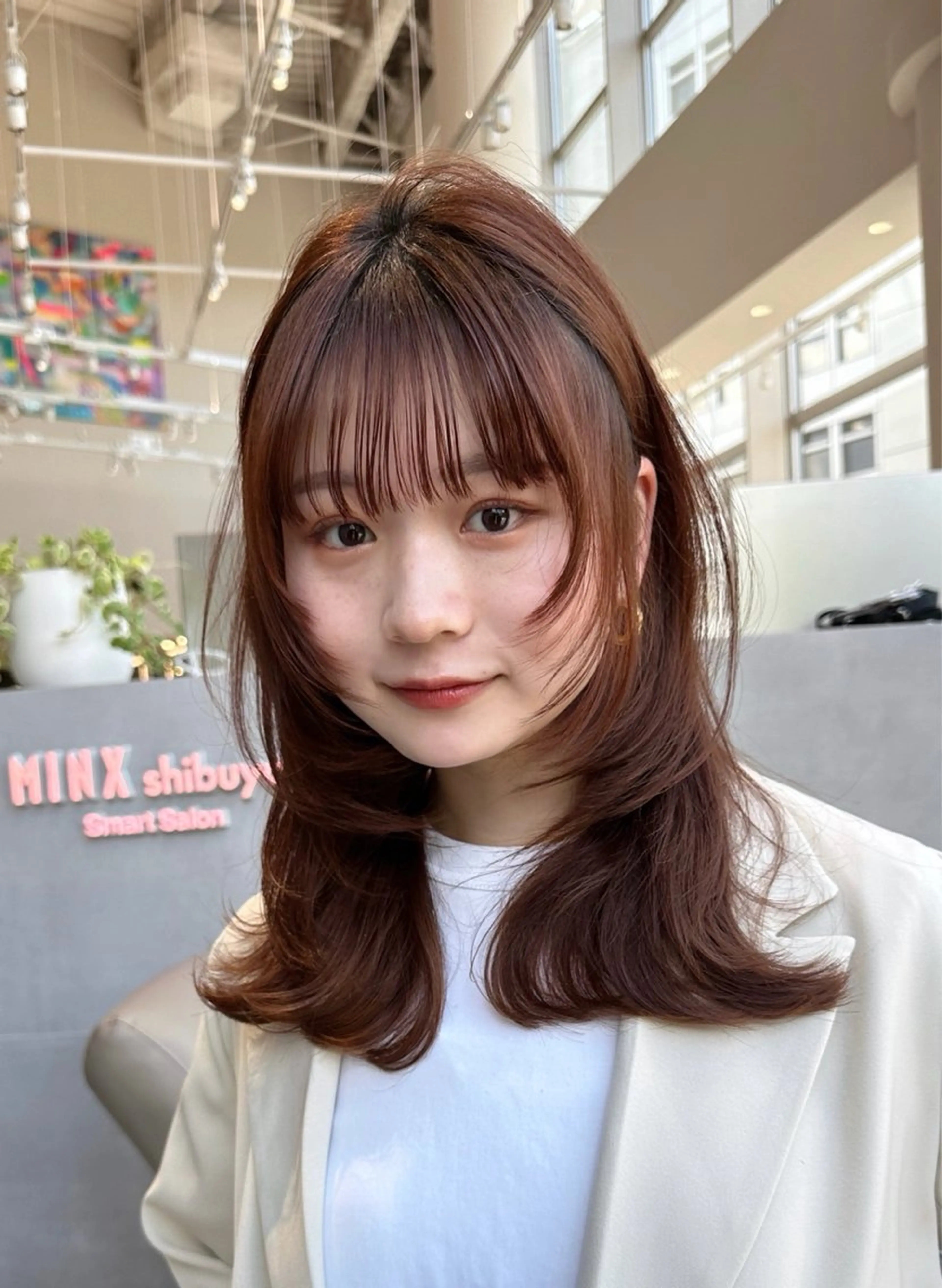 セミロング くびれヘア 顔周りカット レイヤーカット 外ハネヘア カット 富所 航琉のヘアスタイル