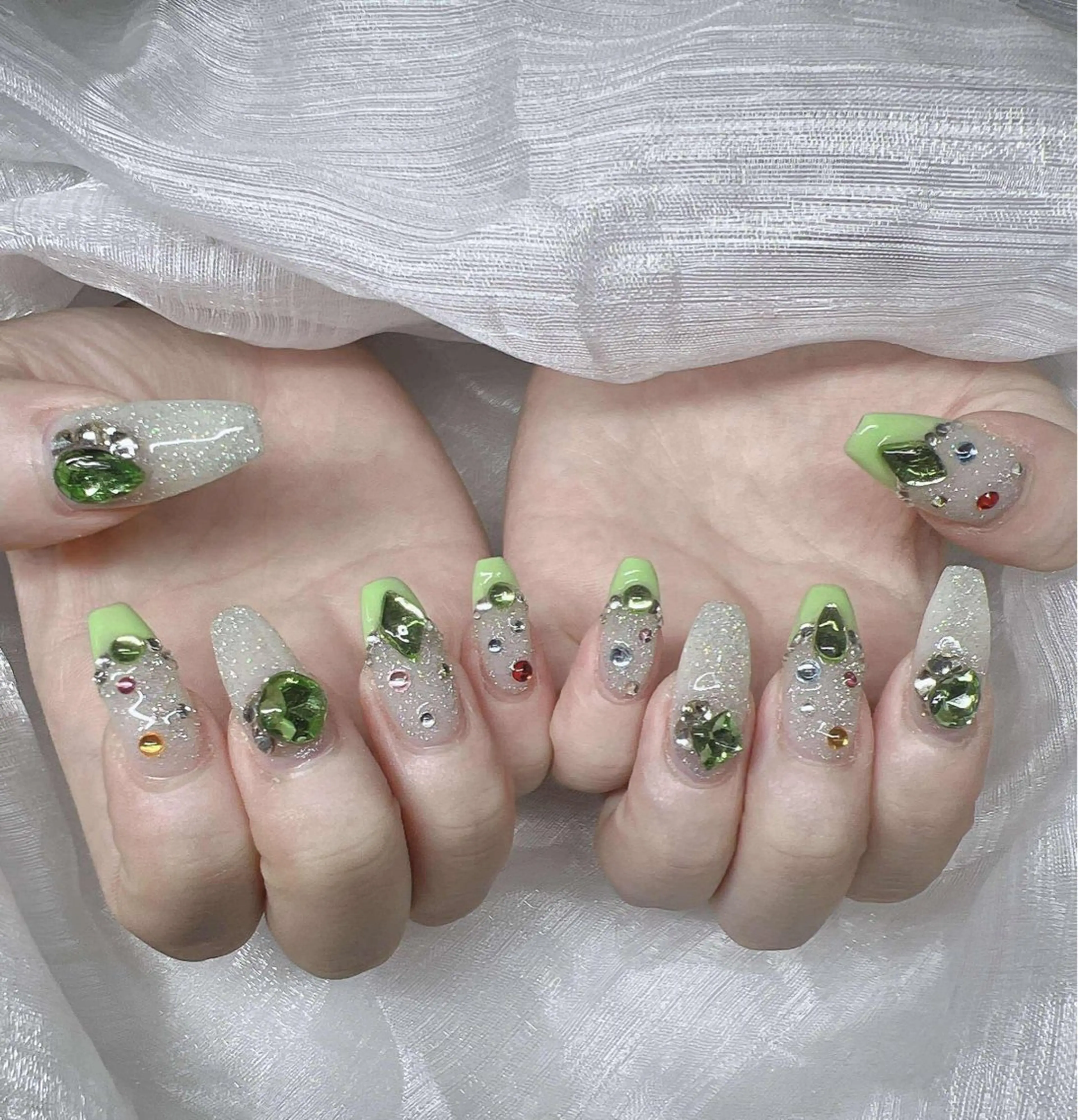 ネイル 長さ出し グラデーション 卒業式 キラキラネイル マグネットネイル ハンドネイル Lee Nailsのネイルデザイン