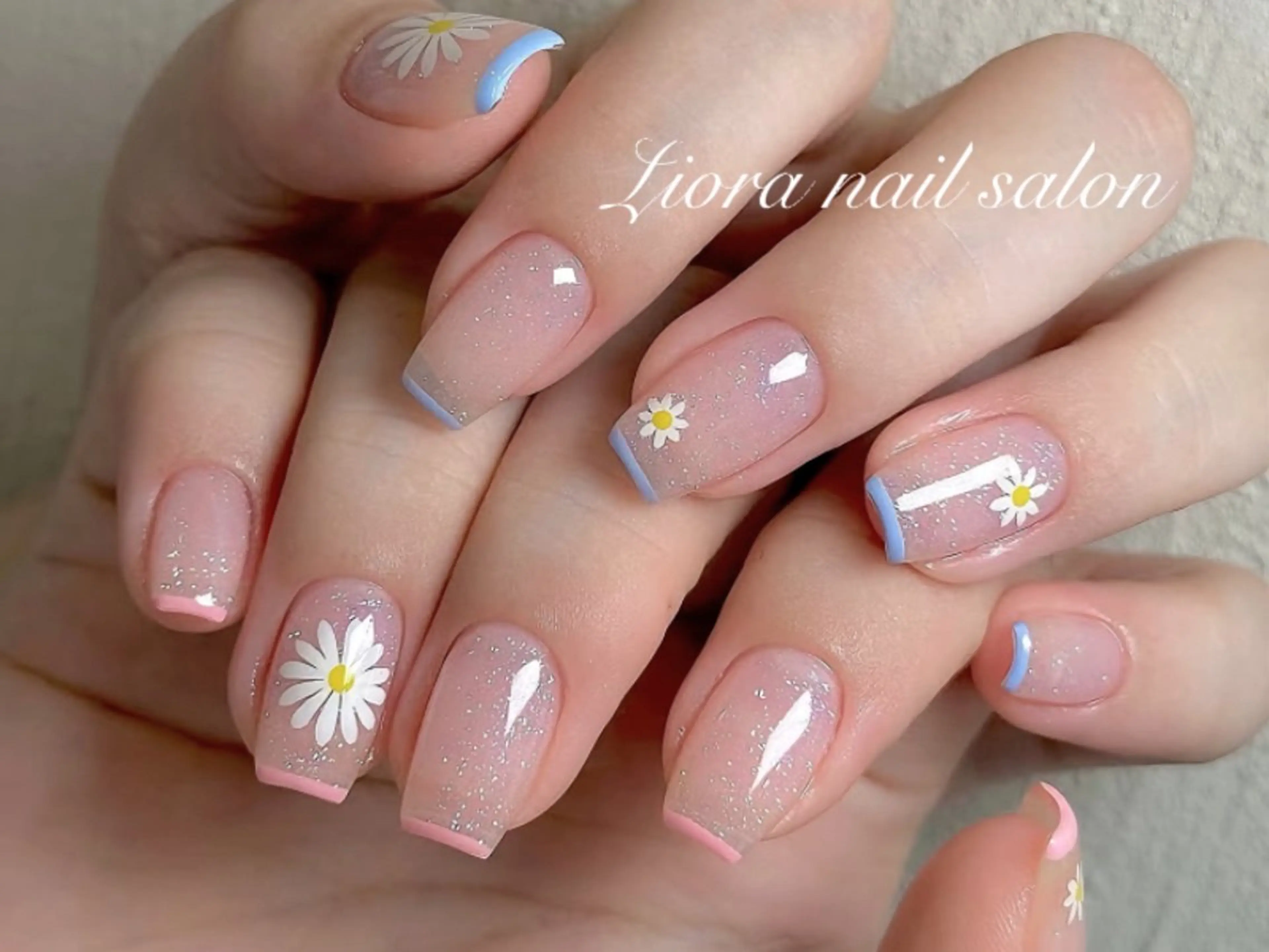 ネイル フレンチネイル ジェルネイル ガーリー グラデーション キラキラネイル ハンドネイル Liora nail スカルプ専門店のネイルデザイン