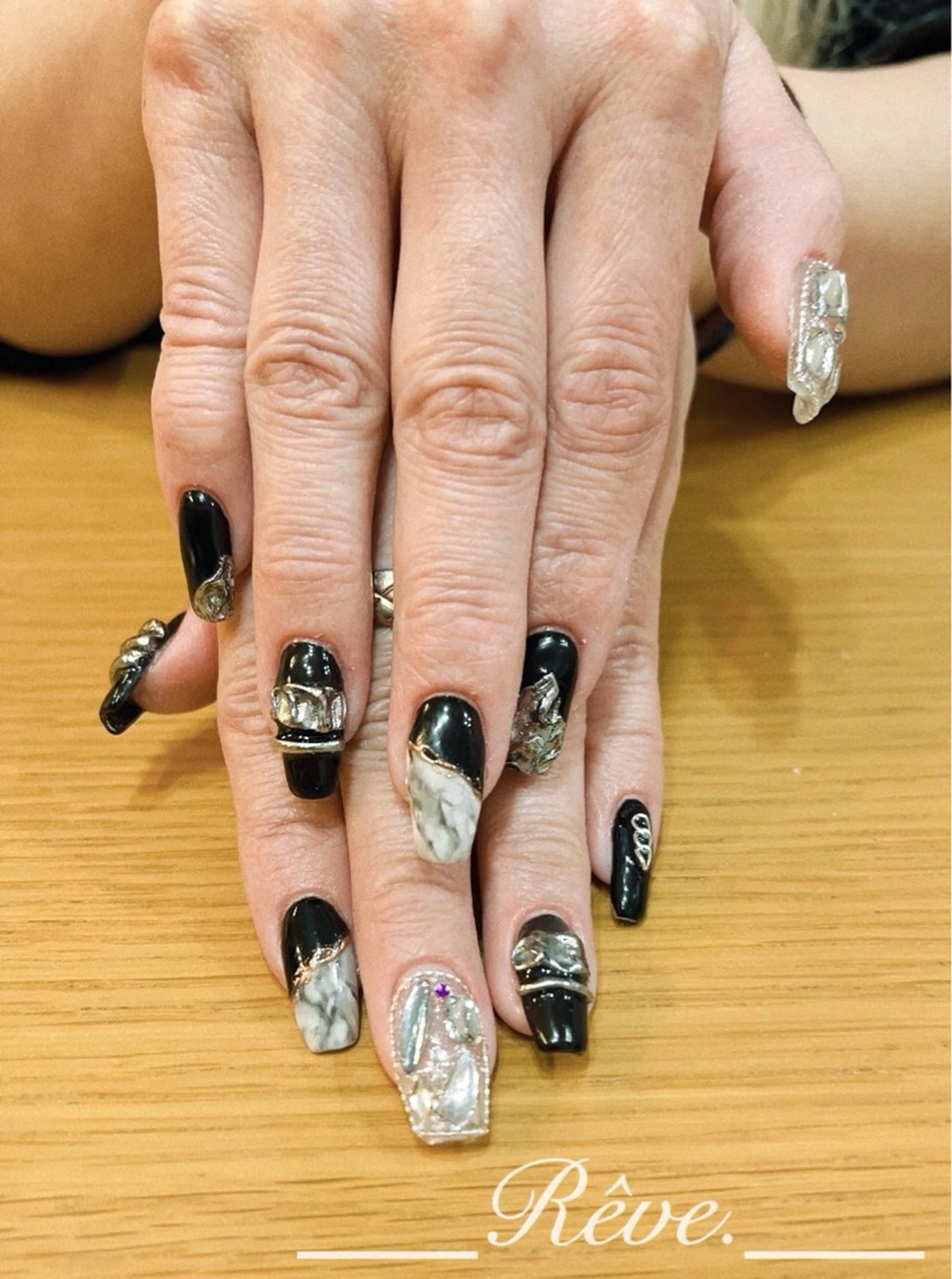 ネイル Reve. 黒澤のネイルデザイン