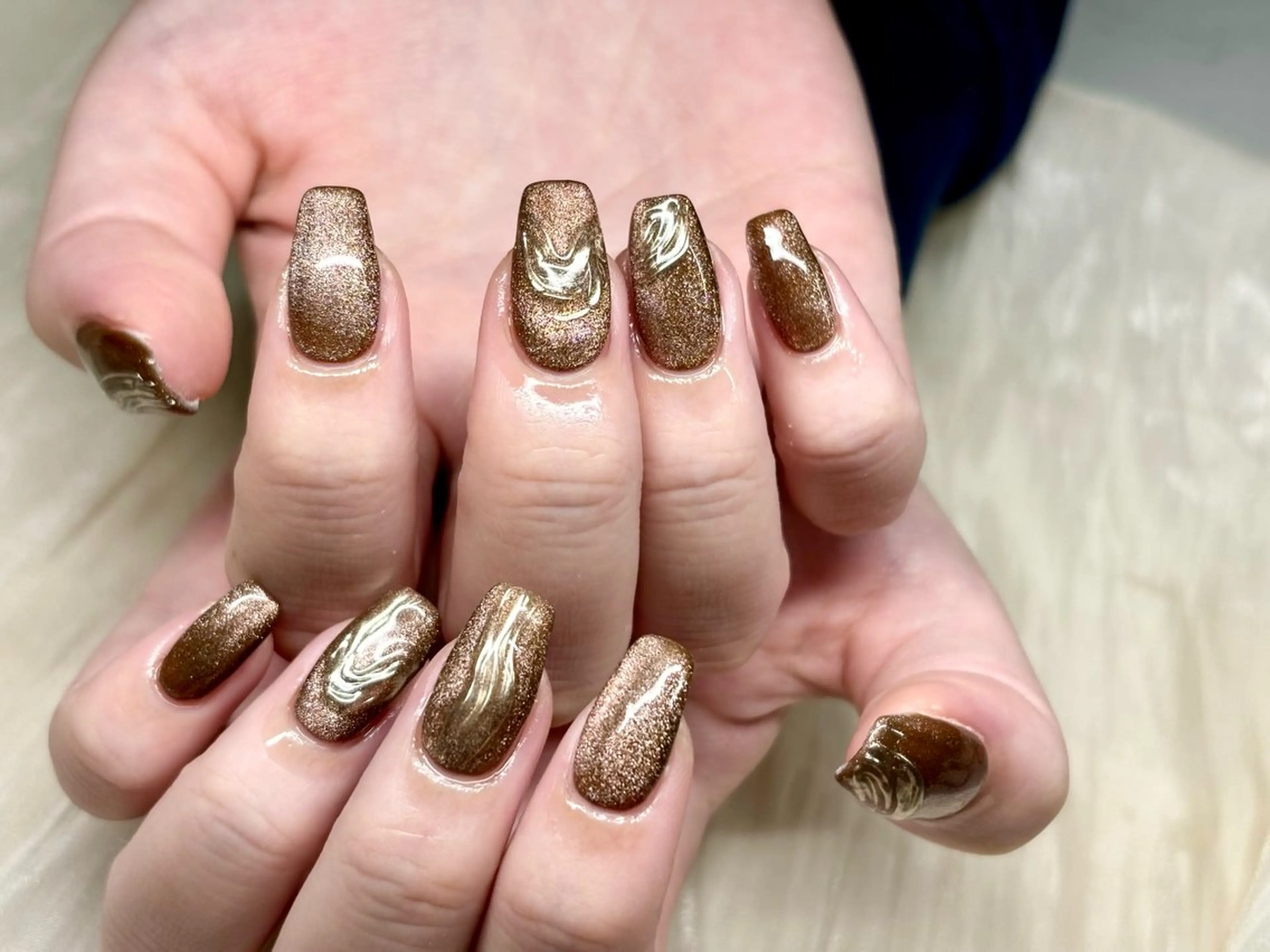 ネイル ブラウン マグネットネイル ニュアンスネイル ETE LUNA NAILのネイルデザイン