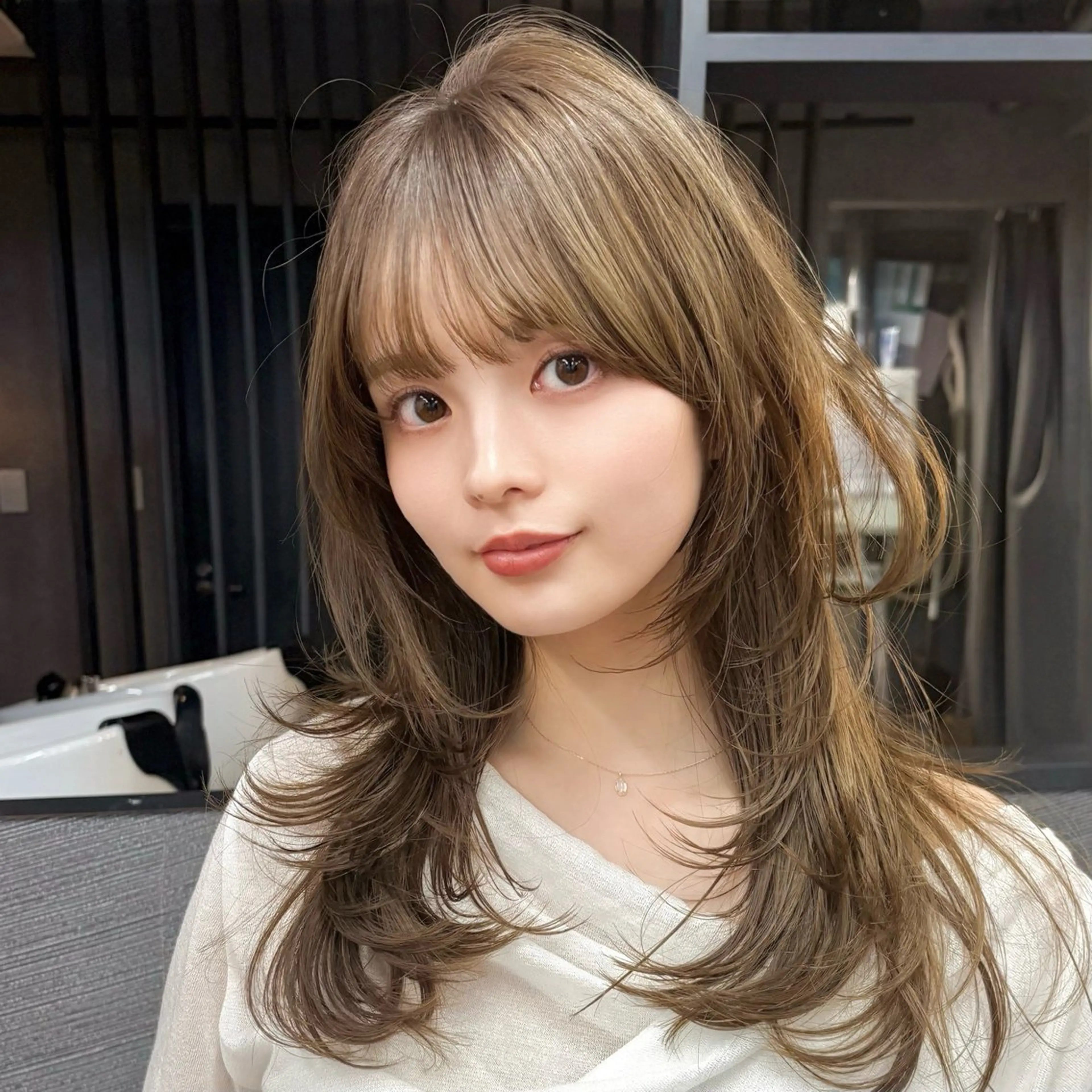 セミロング カラー カット ヘアカラー トリートメント 岩田 健斗のヘアスタイル