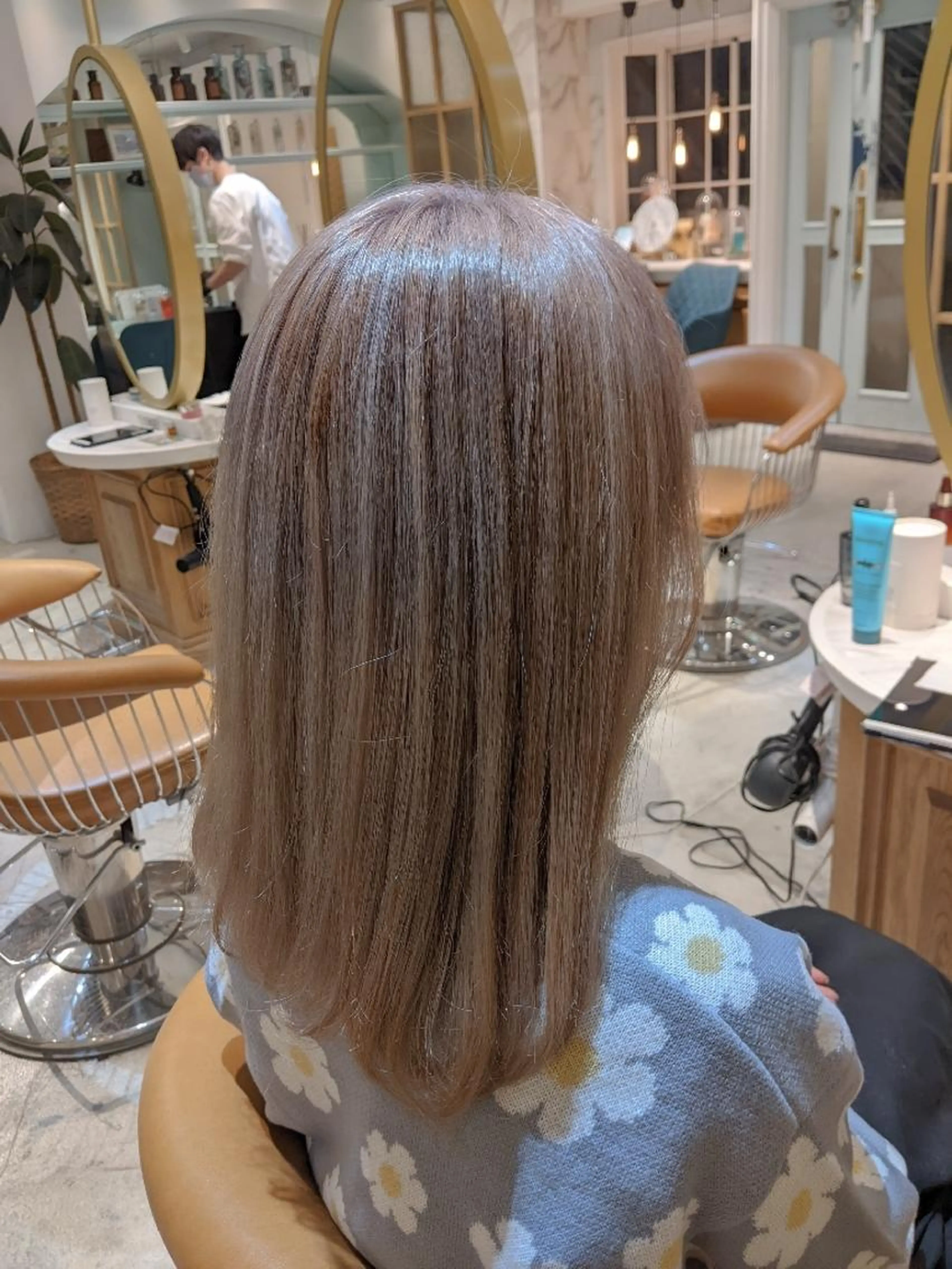 👑何回でもご利用OK👑カット+ダブルカラー『ブリーチ+オンカラー』🌻+内部補修トリートメントの写真