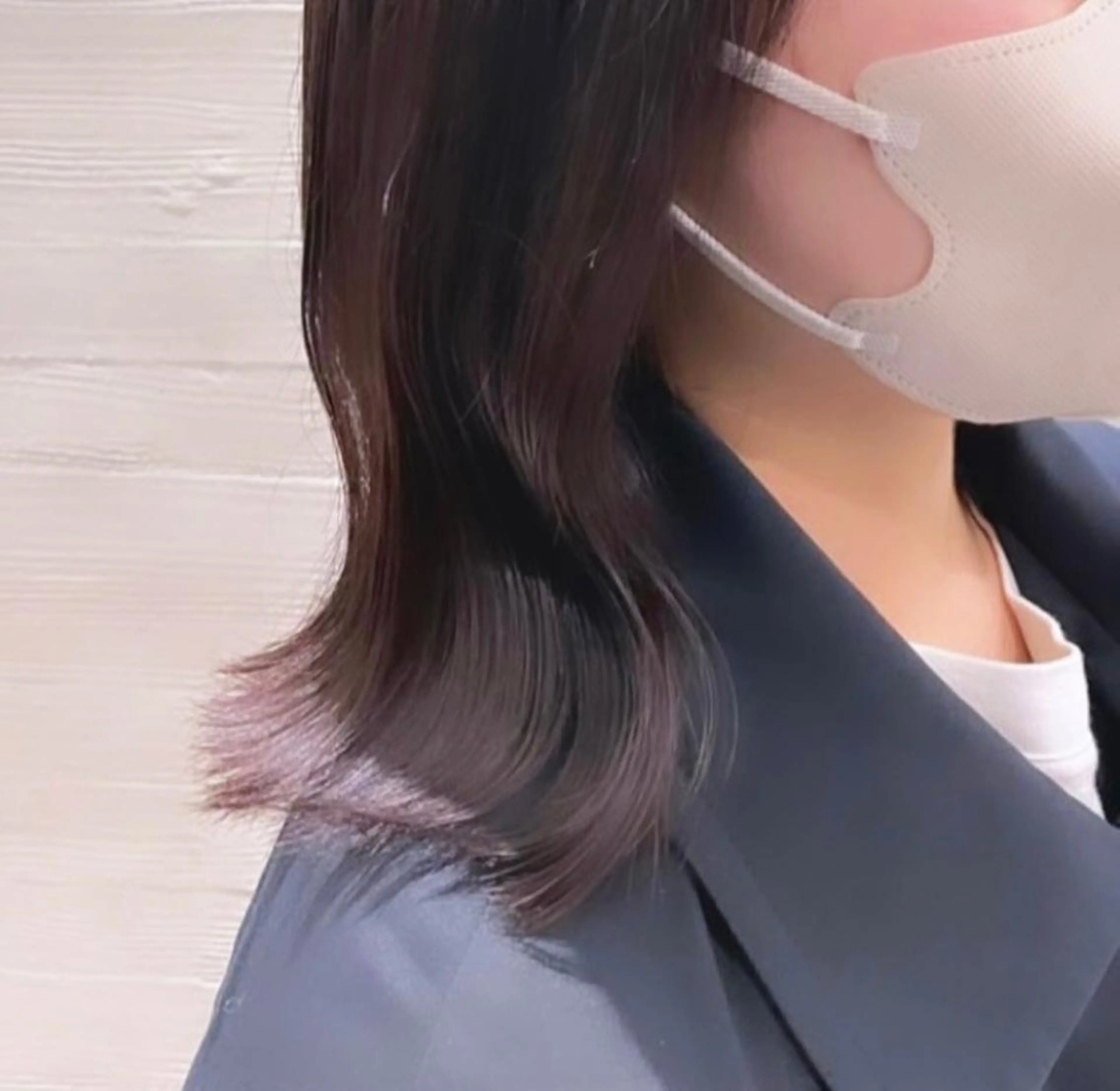 ミディアム カラー サキ🤍ハイトーン 🩰くびれ巻きヘアのヘアスタイル