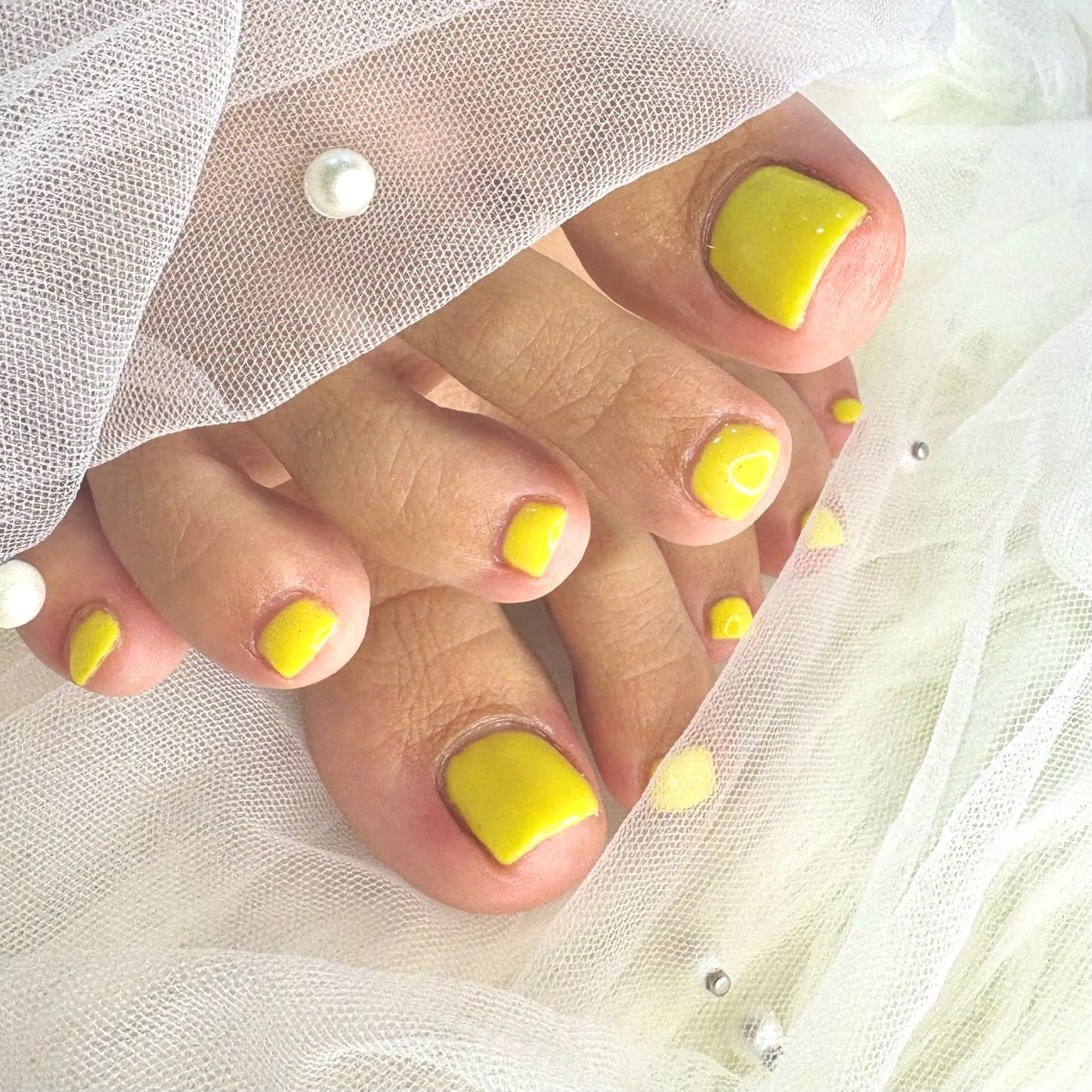 ネイル フットネイル ワンカラーネイル 黄色 フットネイル cerisier 坂本のネイルデザイン