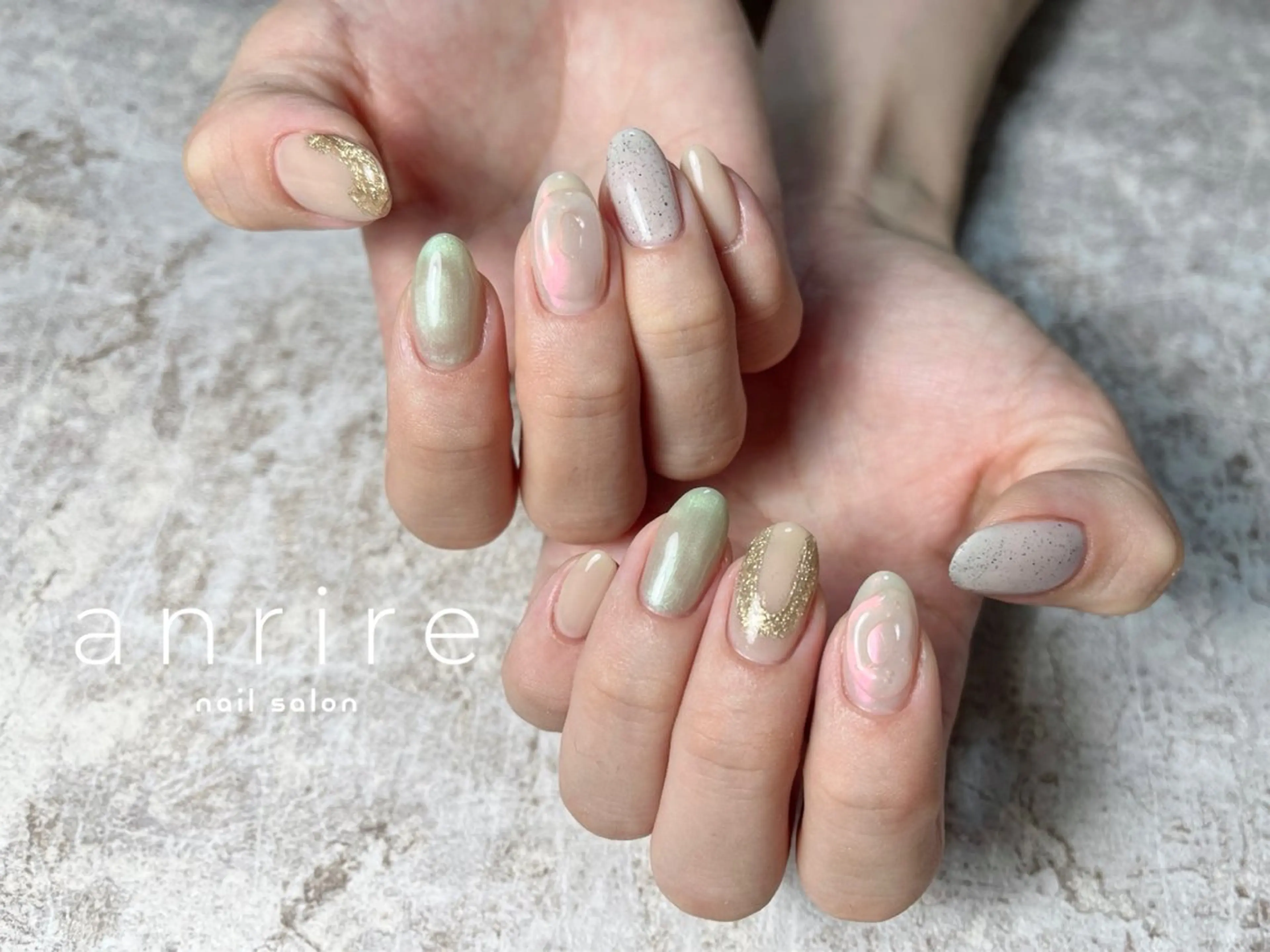 ネイル ジェルネイル グリーン ミラーネイル 持ち込み ニュアンスネイル ハンドネイル nailsalon anrireのネイルデザイン