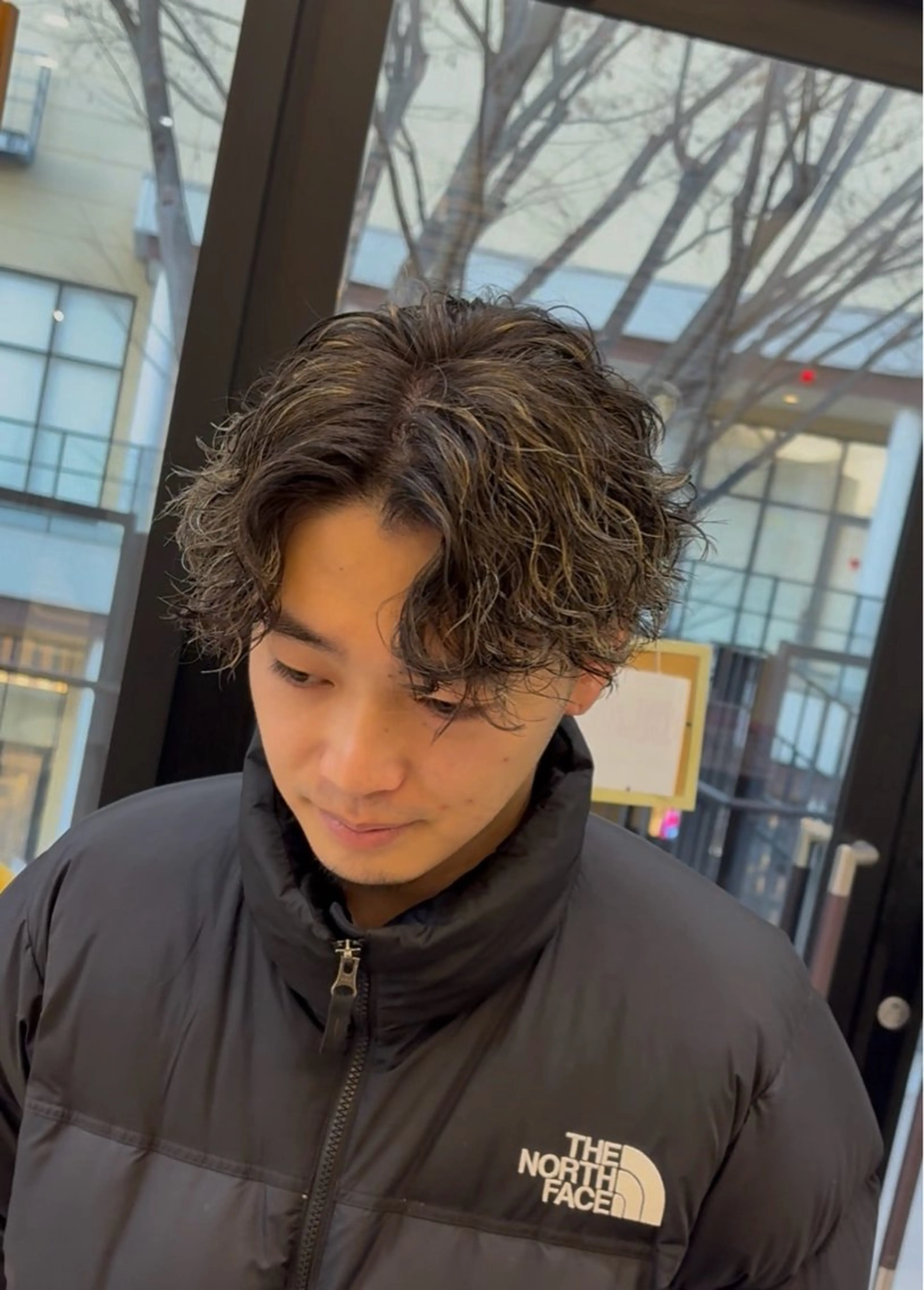 カラー メンズ メンズハイライト メンズパーマ ハイライトカラー 渡辺 将功のヘアスタイル