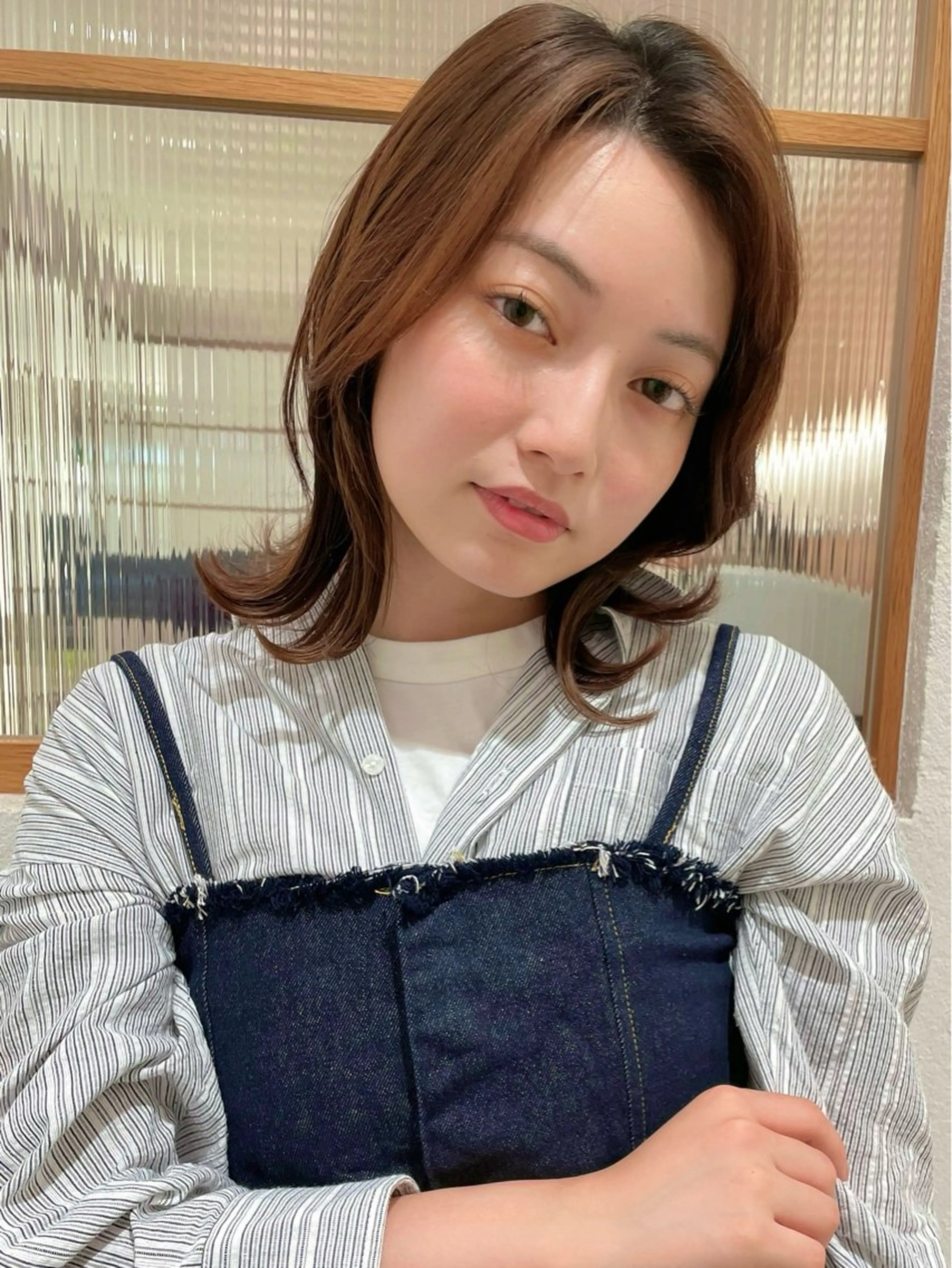 ミディアム 米澤 由衣のヘアスタイル